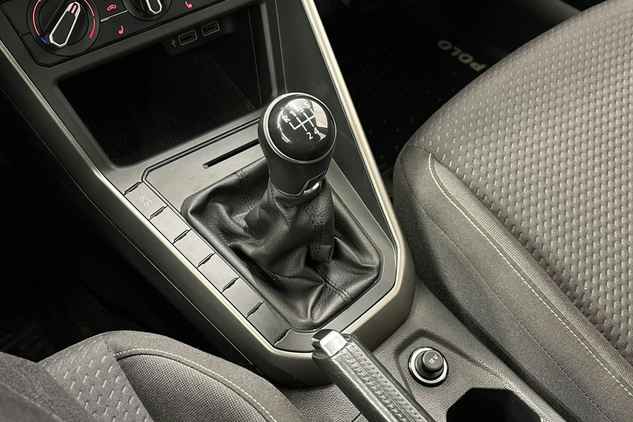 harmaa Volkswagen Polo 2020 kuva 26.