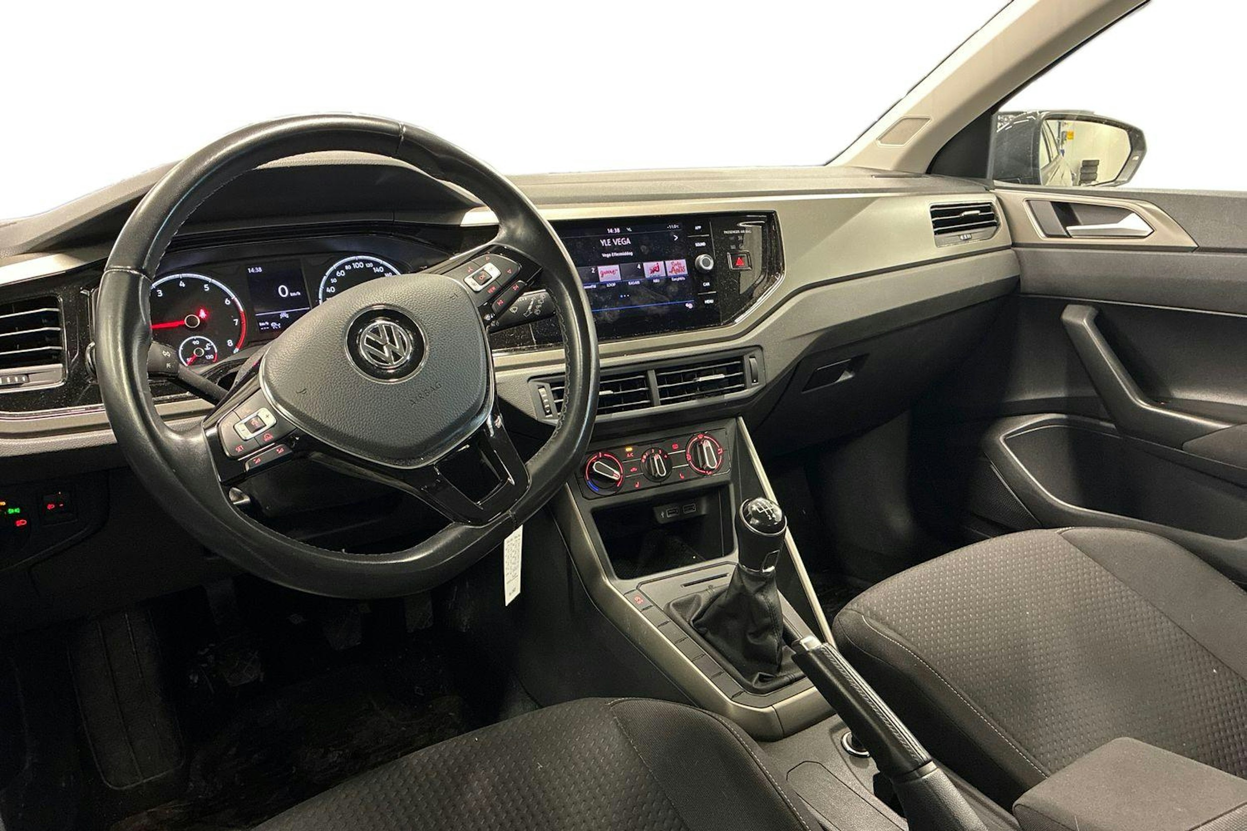 Harmaa Volkswagen POLO 2020 kuva 3.