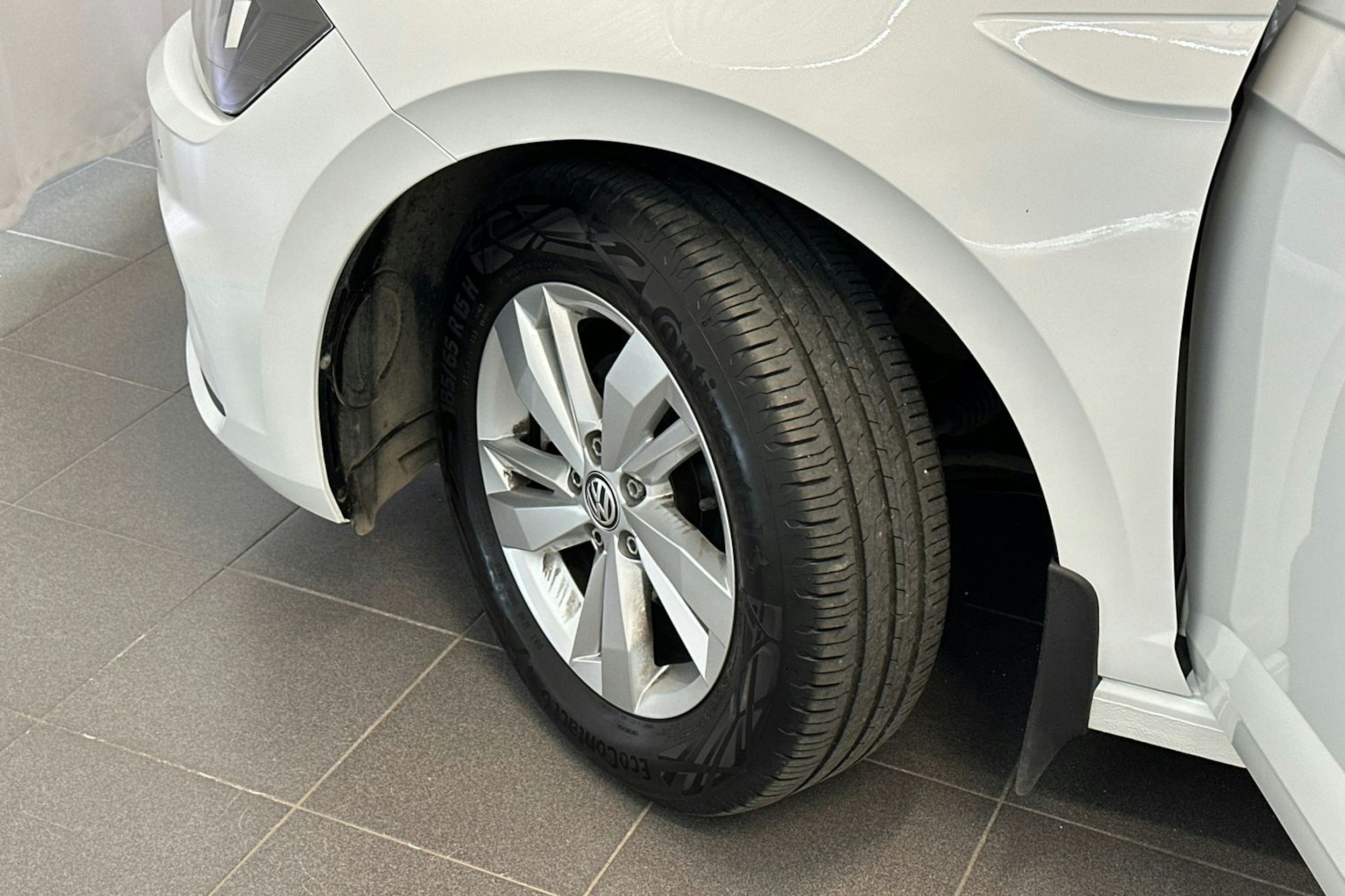 valkoinen Volkswagen Polo 2020 kuva 13.
