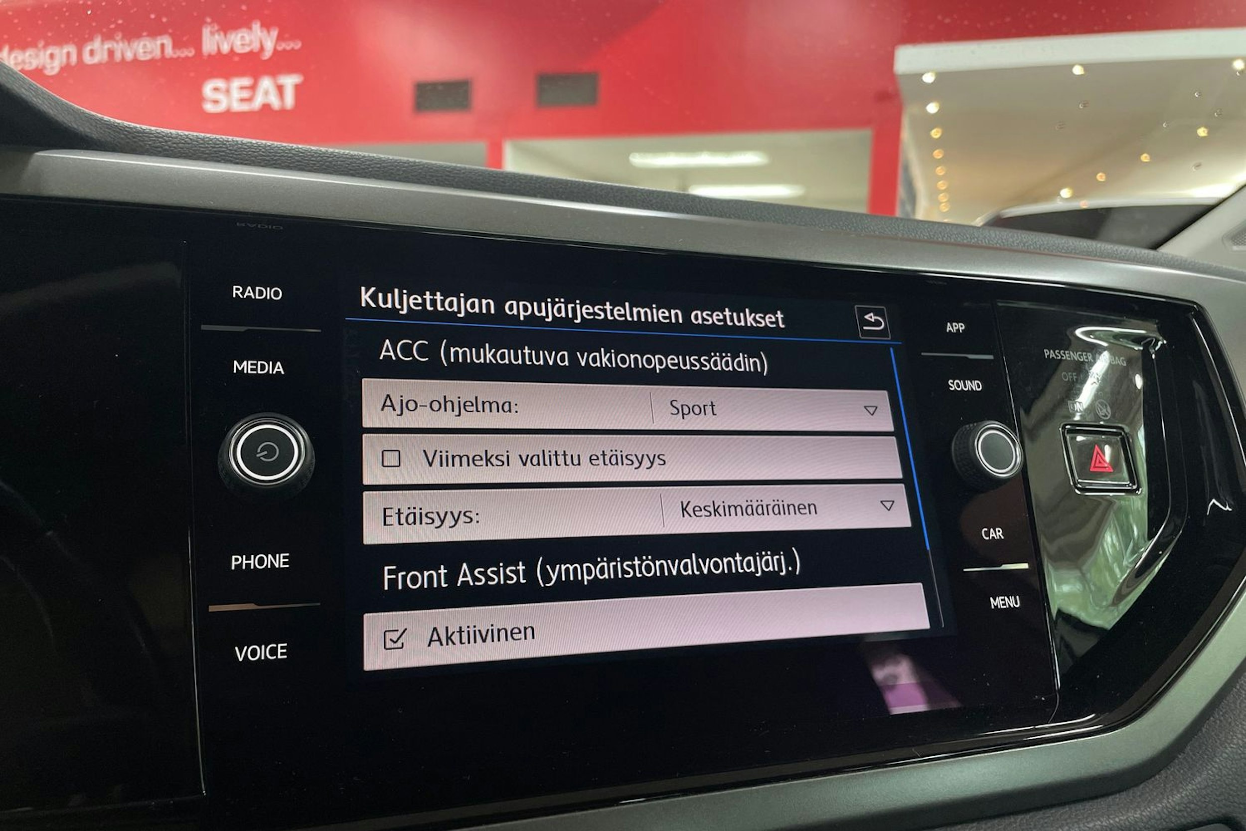 met. hopea Volkswagen Polo 2020 kuva 21.