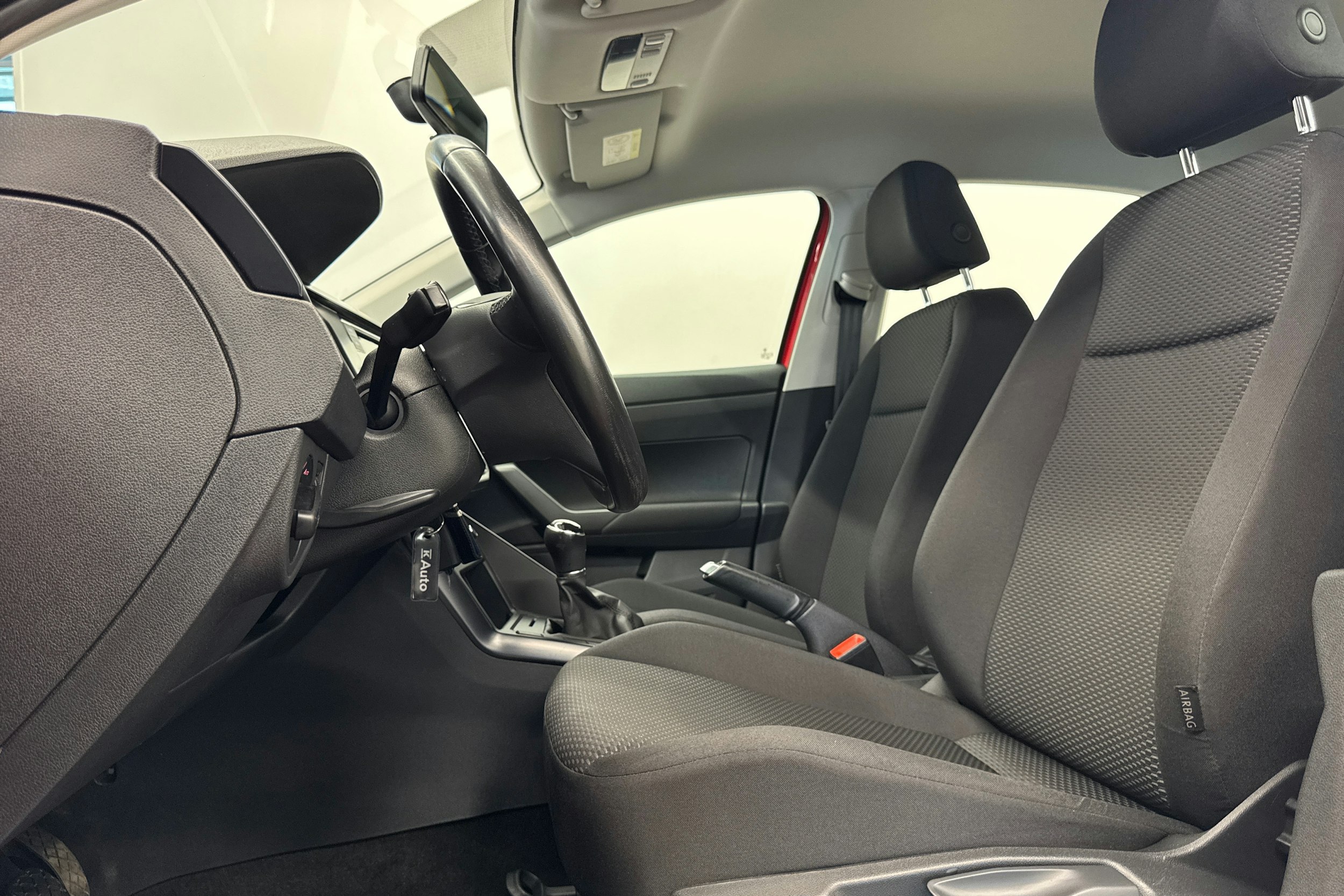 punainen Volkswagen Polo 2020 kuva 15.