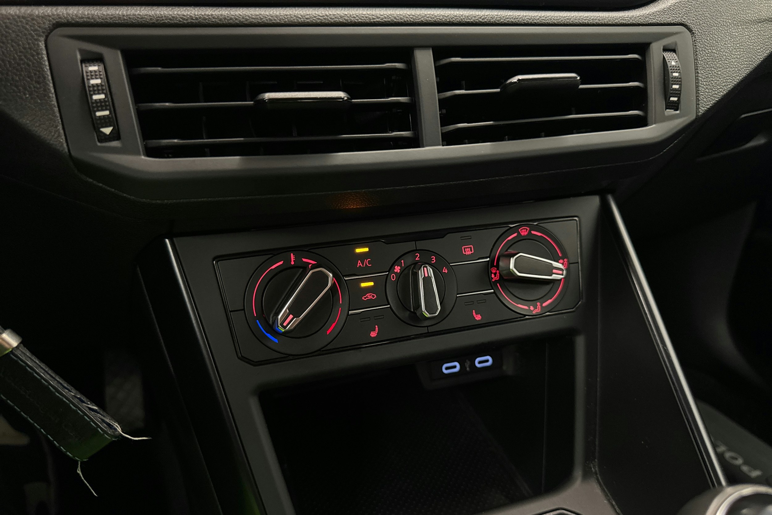 punainen Volkswagen Polo 2020 kuva 24.