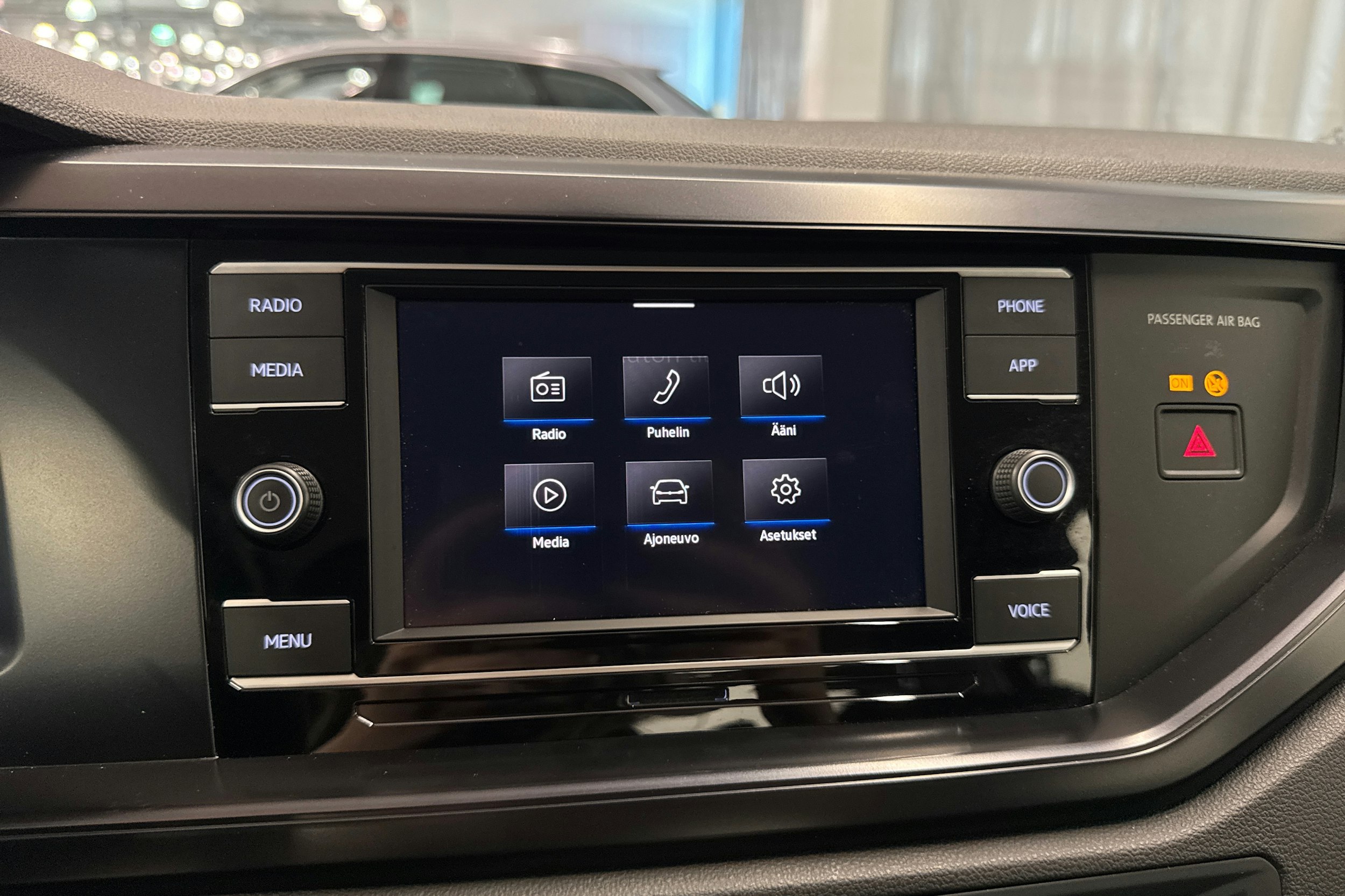 punainen Volkswagen Polo 2020 kuva 28.