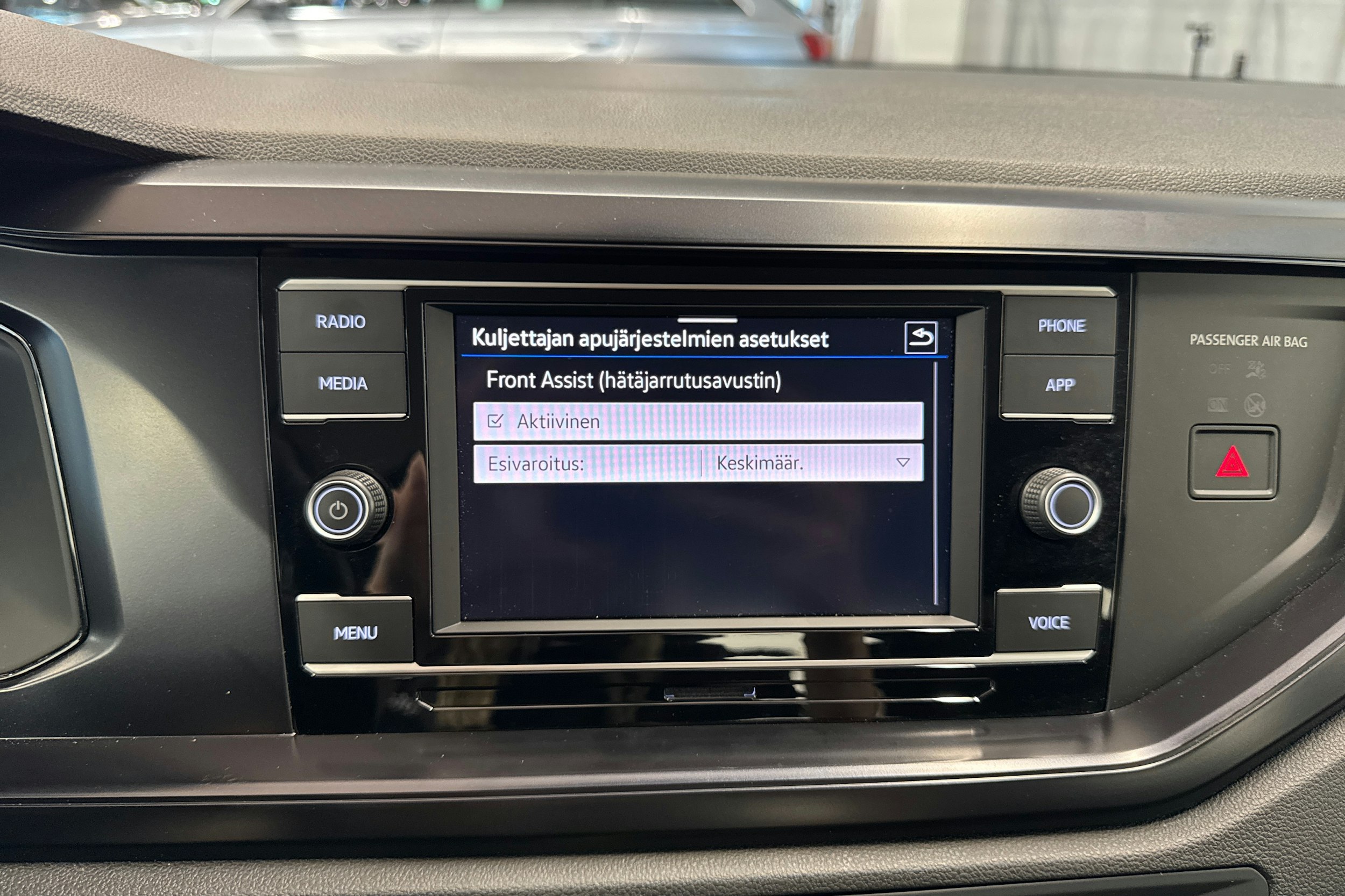 punainen Volkswagen Polo 2020 kuva 32.