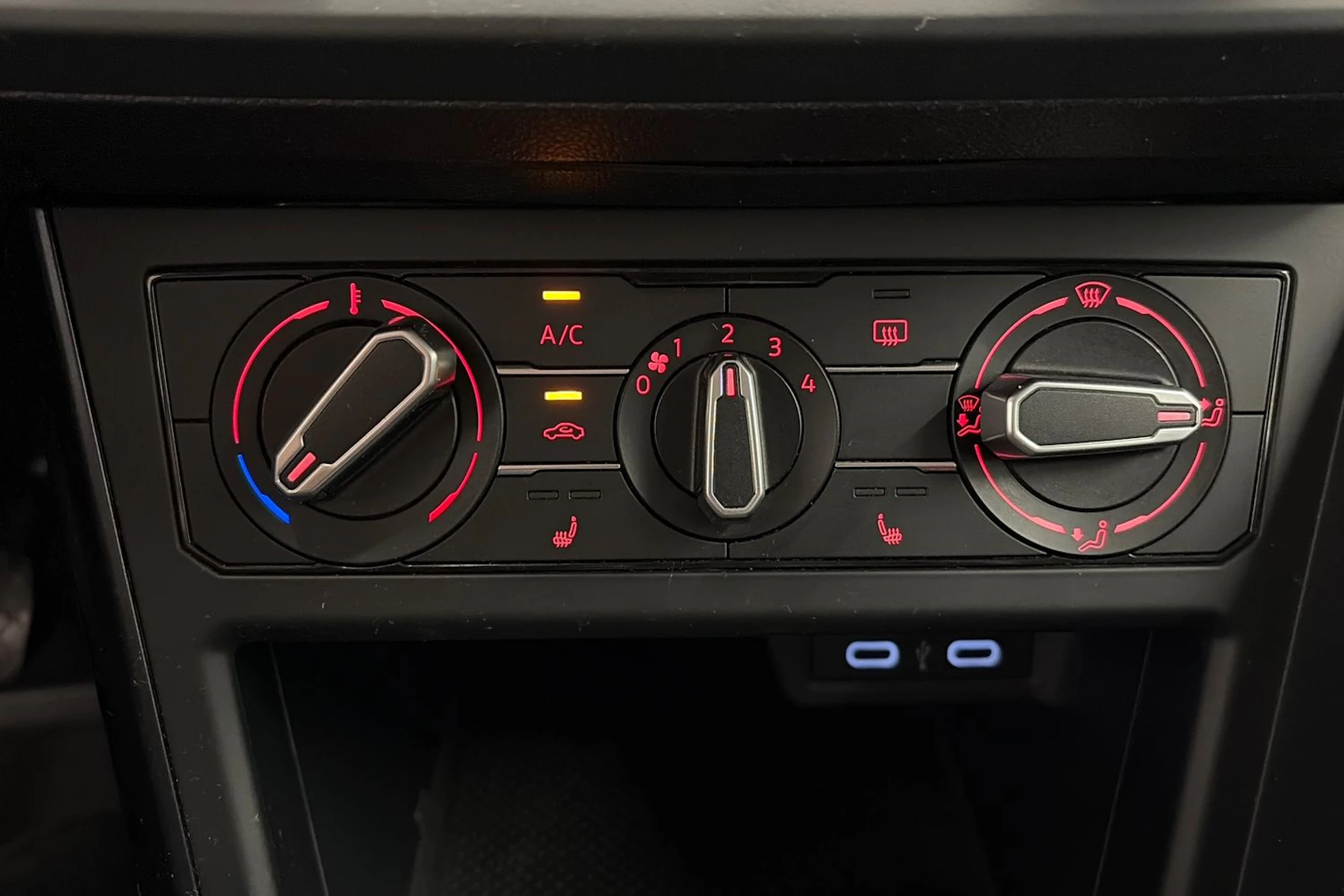 valkoinen Volkswagen Polo 2020 kuva 19.