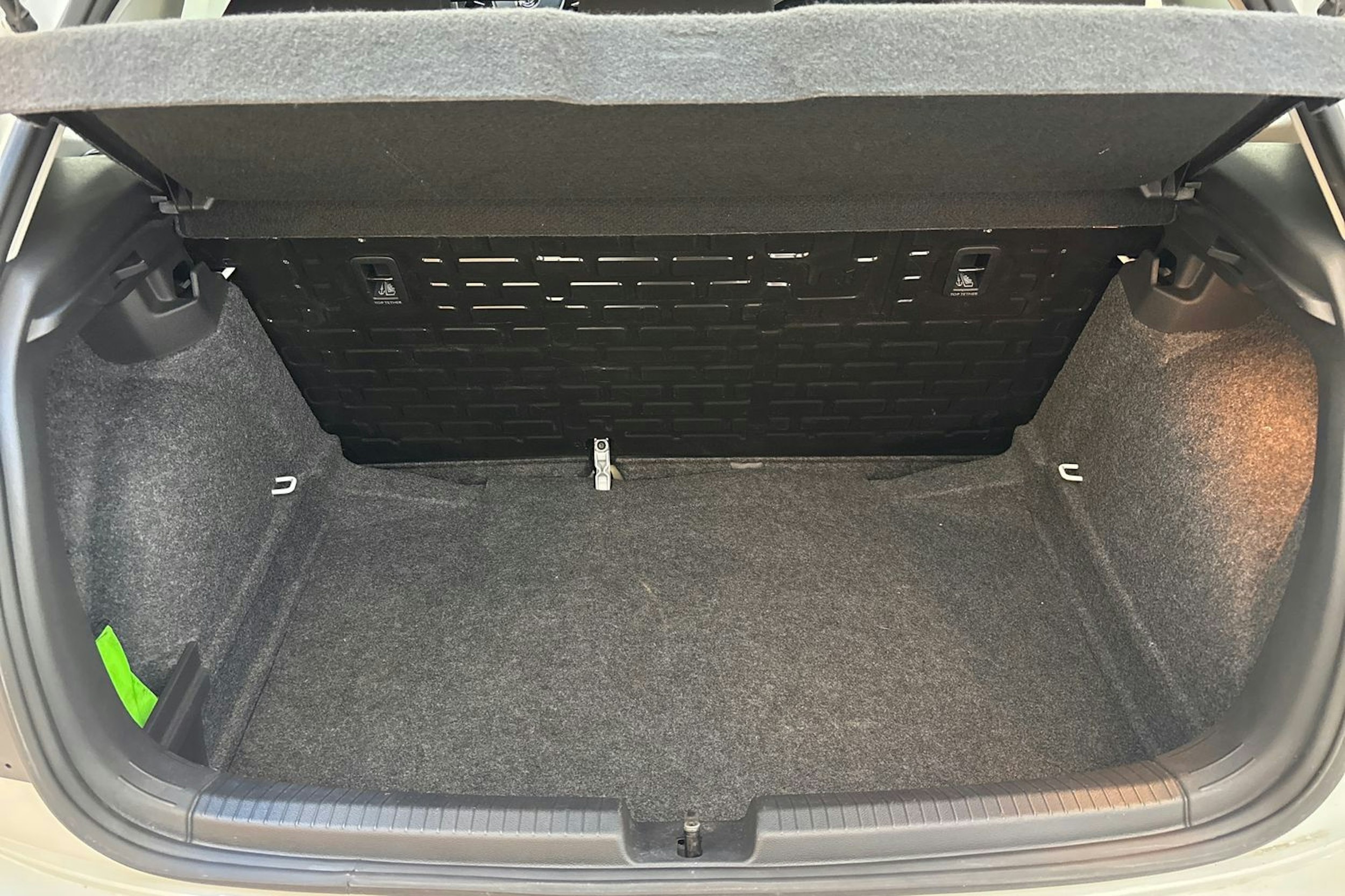 valkoinen Volkswagen Polo 2020 kuva 14.