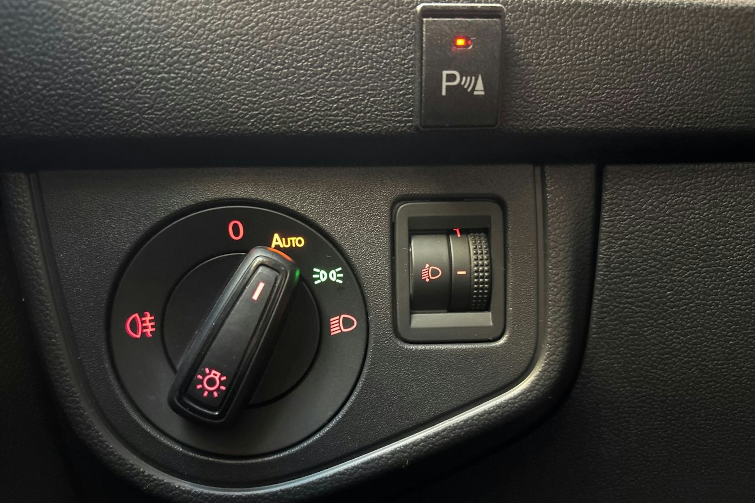 valkoinen Volkswagen Polo 2020 kuva 16.