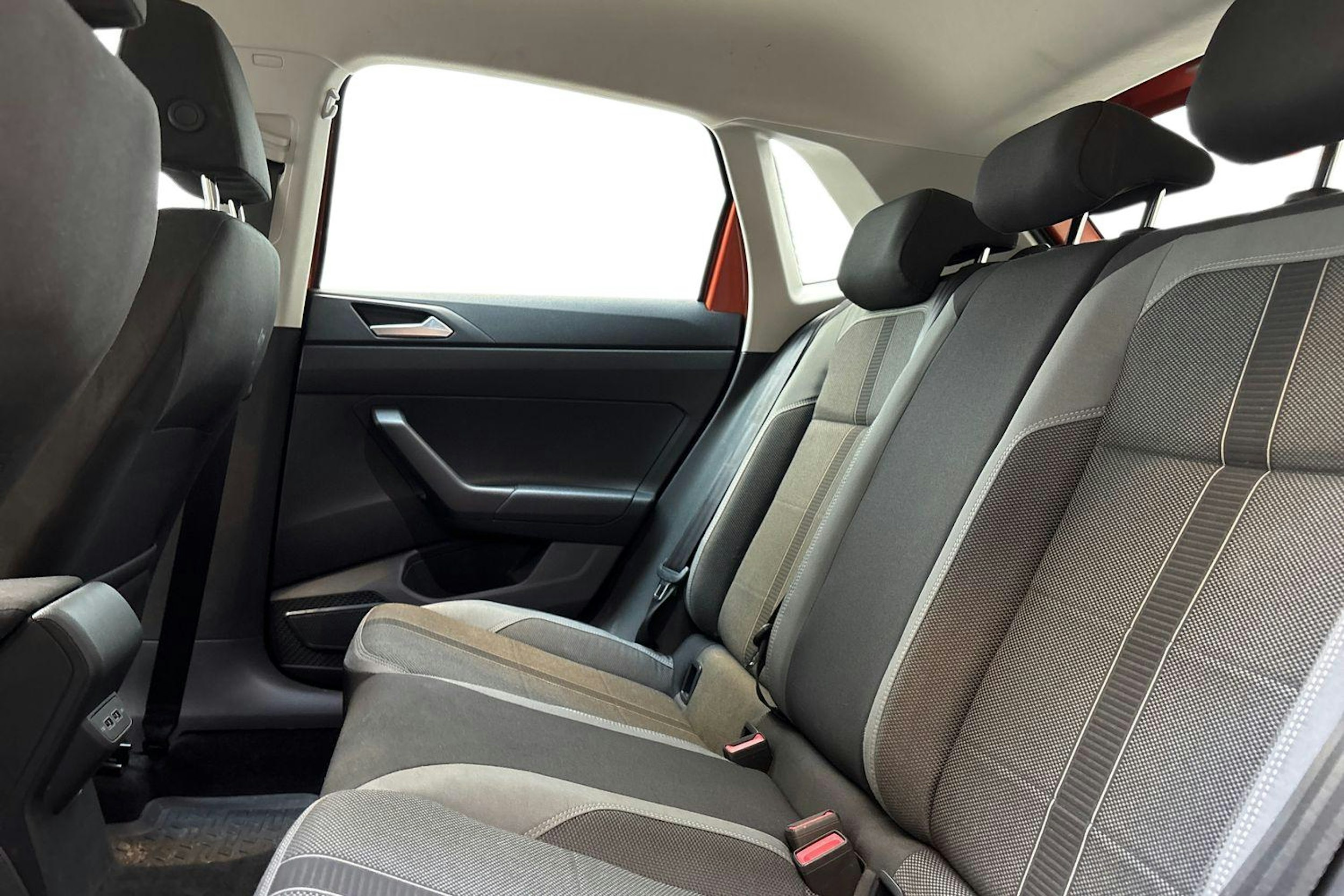oranssi Volkswagen Polo 2020 kuva 10.