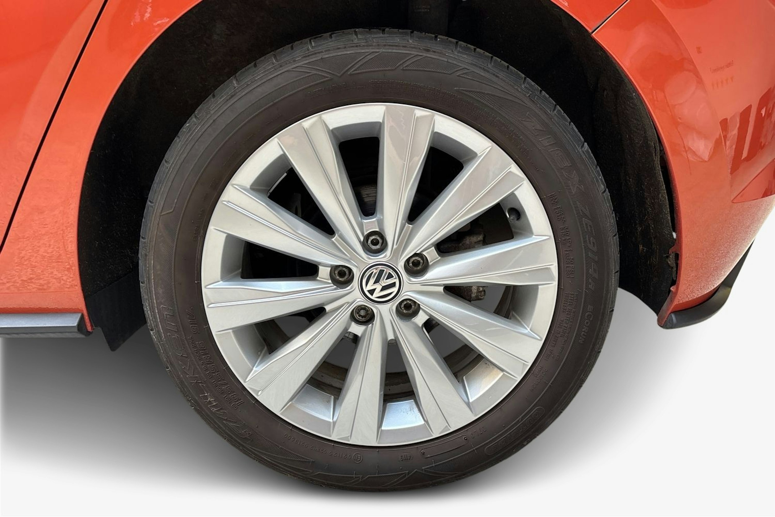 oranssi Volkswagen Polo 2020 kuva 11.