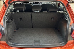 oranssi Volkswagen Polo 2020 kuva 14.