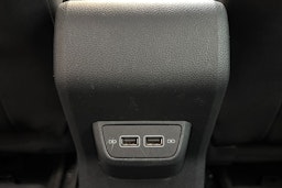 oranssi Volkswagen Polo 2020 kuva 16.