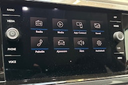 oranssi Volkswagen Polo 2020 kuva 20.