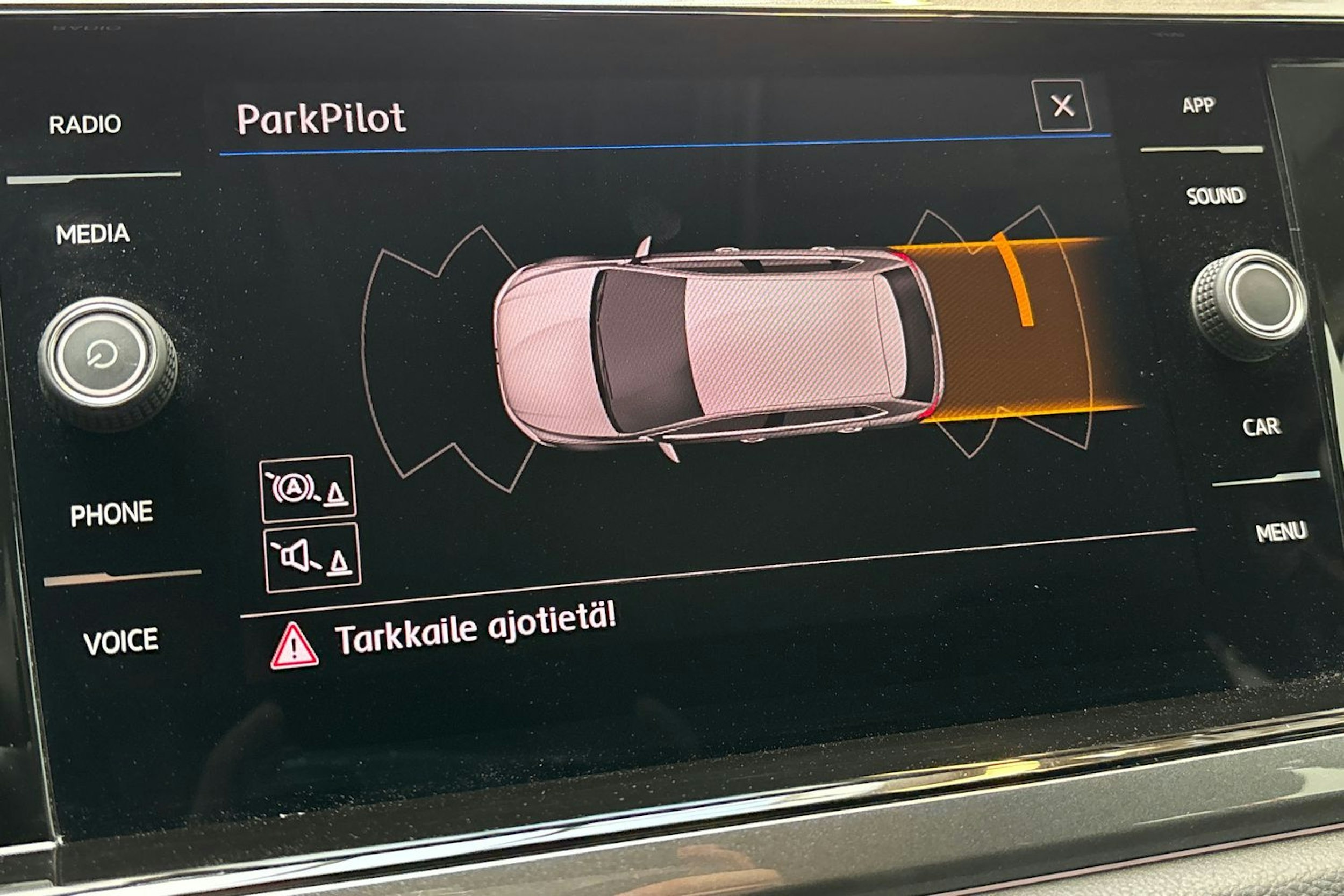 oranssi Volkswagen Polo 2020 kuva 23.