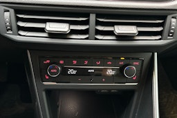 oranssi Volkswagen Polo 2020 kuva 24.