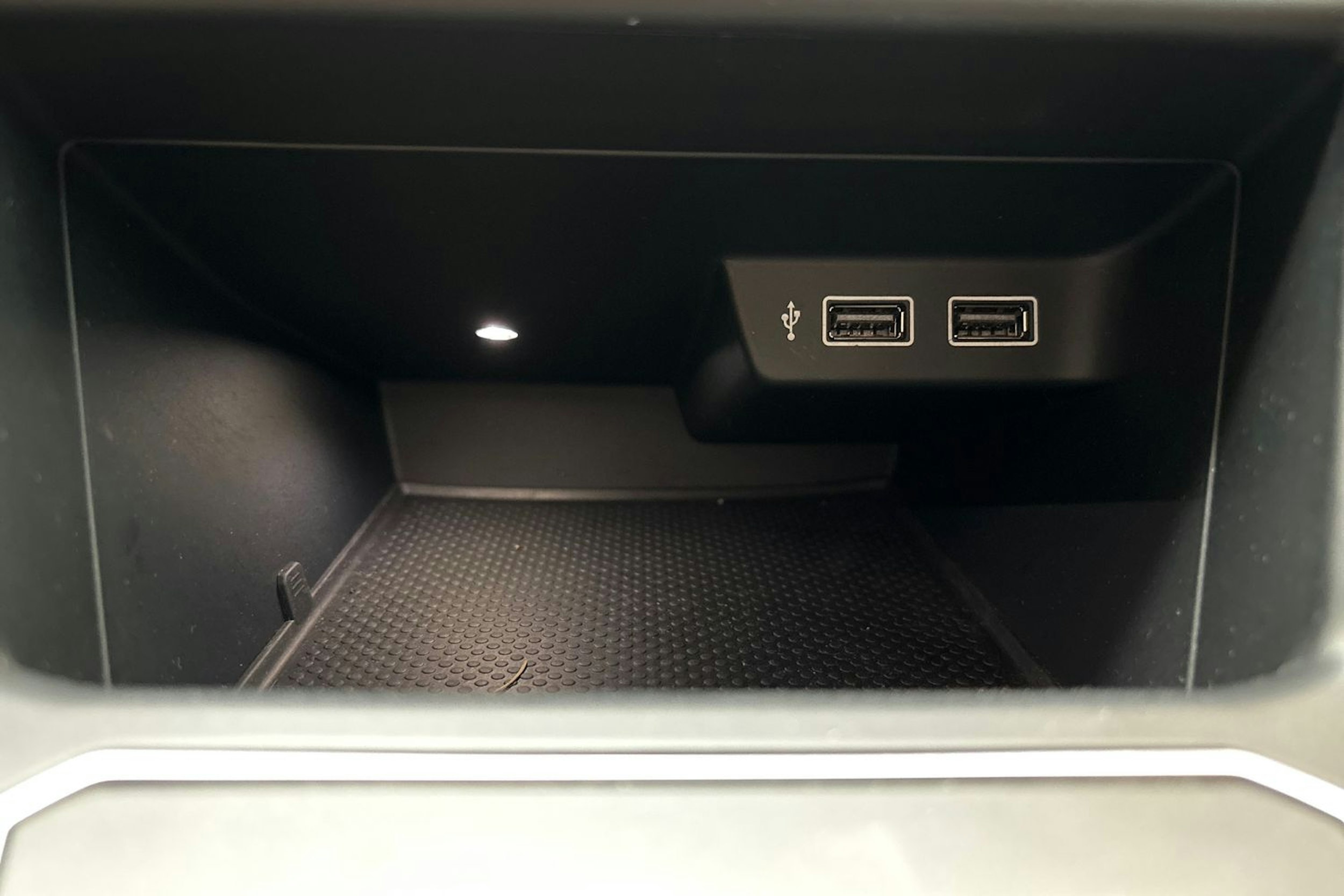 oranssi Volkswagen Polo 2020 kuva 25.