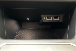 oranssi Volkswagen Polo 2020 kuva 25.