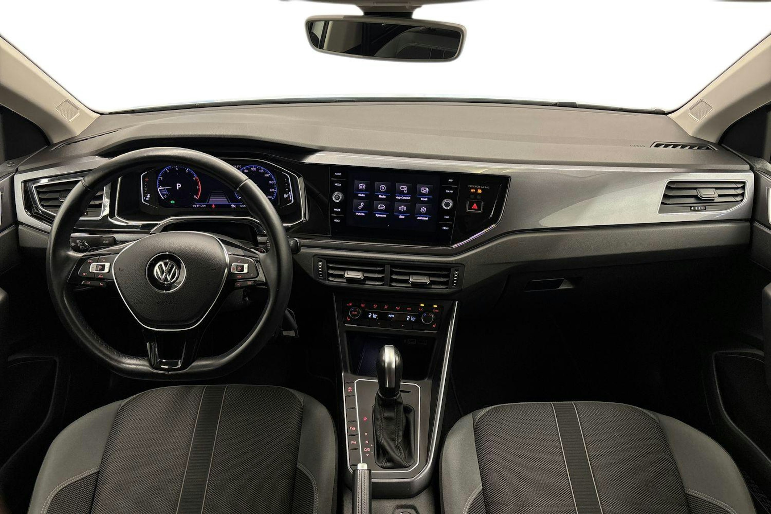 Valkoinen Volkswagen POLO 2020 kuva 7.