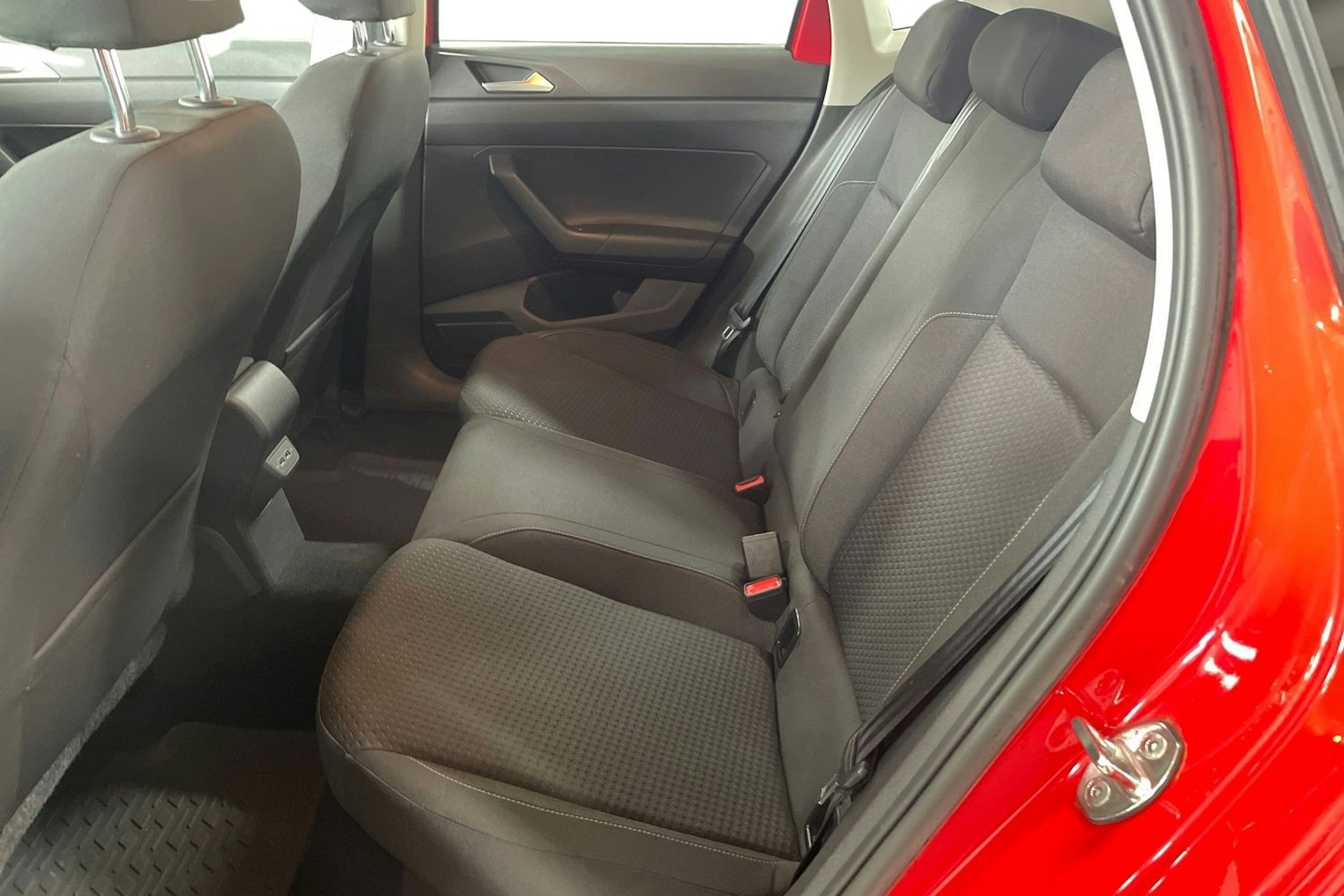 punainen Volkswagen Polo 2020 kuva 8.