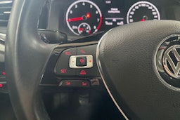 punainen Volkswagen Polo 2020 kuva 13.