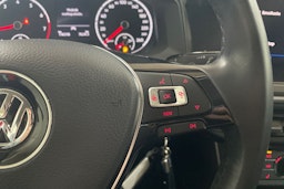 punainen Volkswagen Polo 2020 kuva 14.