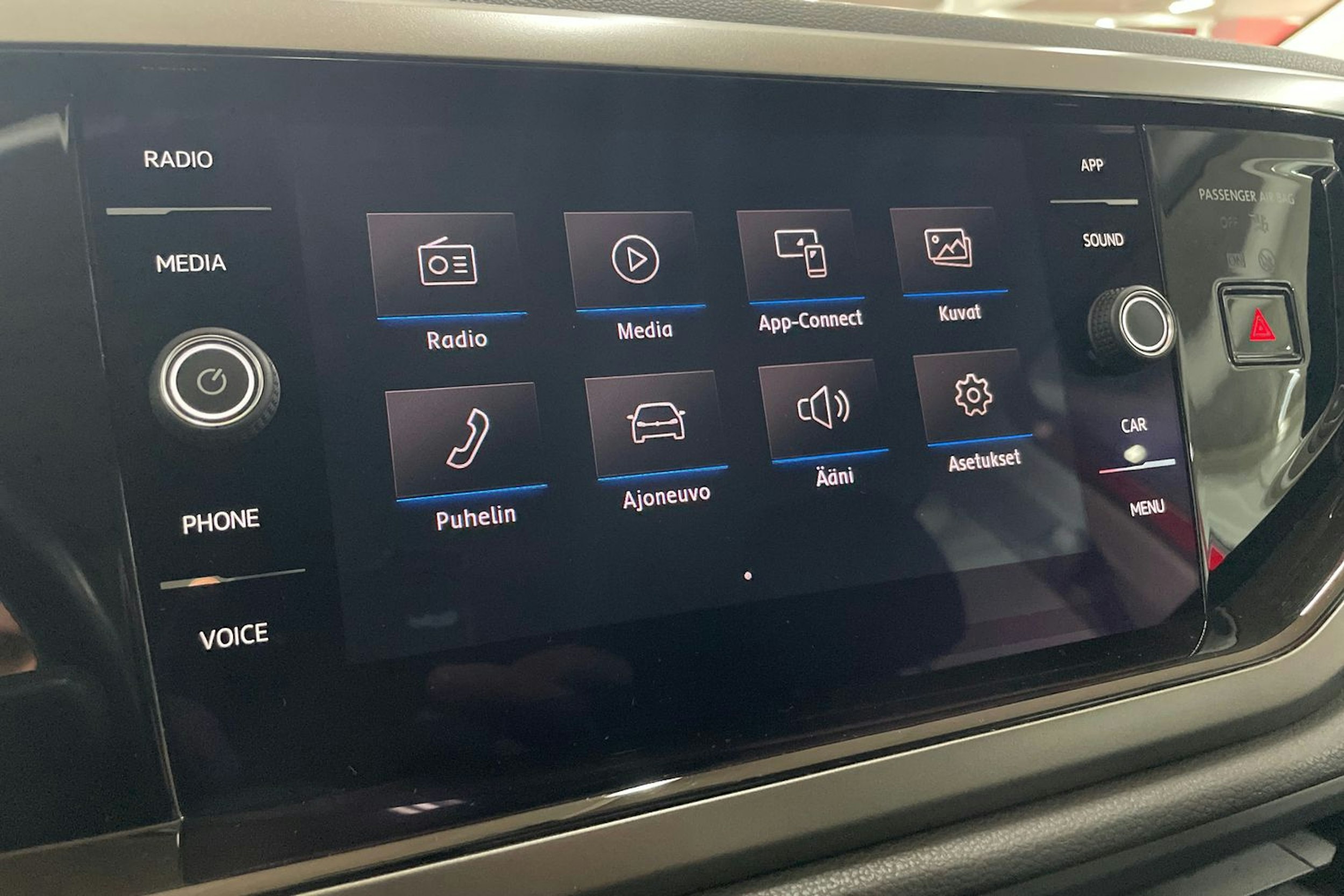 punainen Volkswagen Polo 2020 kuva 15.