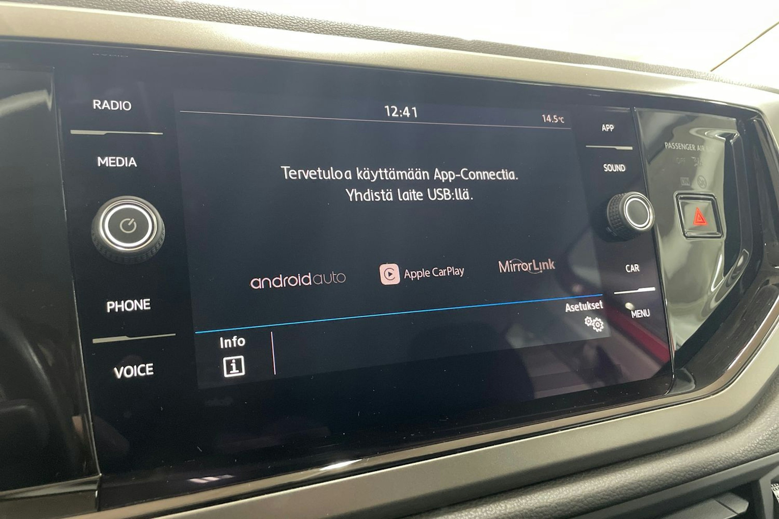 punainen Volkswagen Polo 2020 kuva 16.