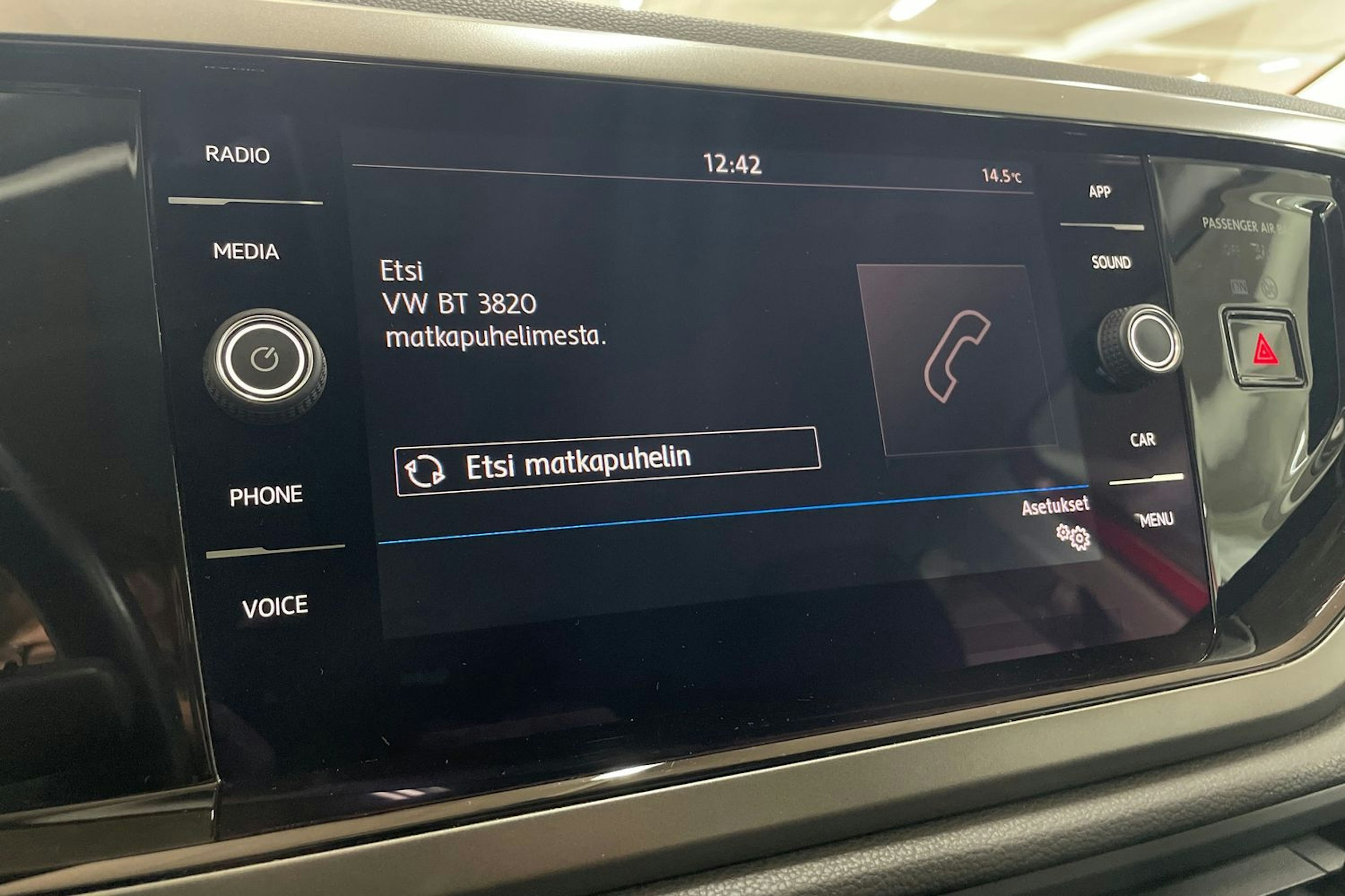 punainen Volkswagen Polo 2020 kuva 17.