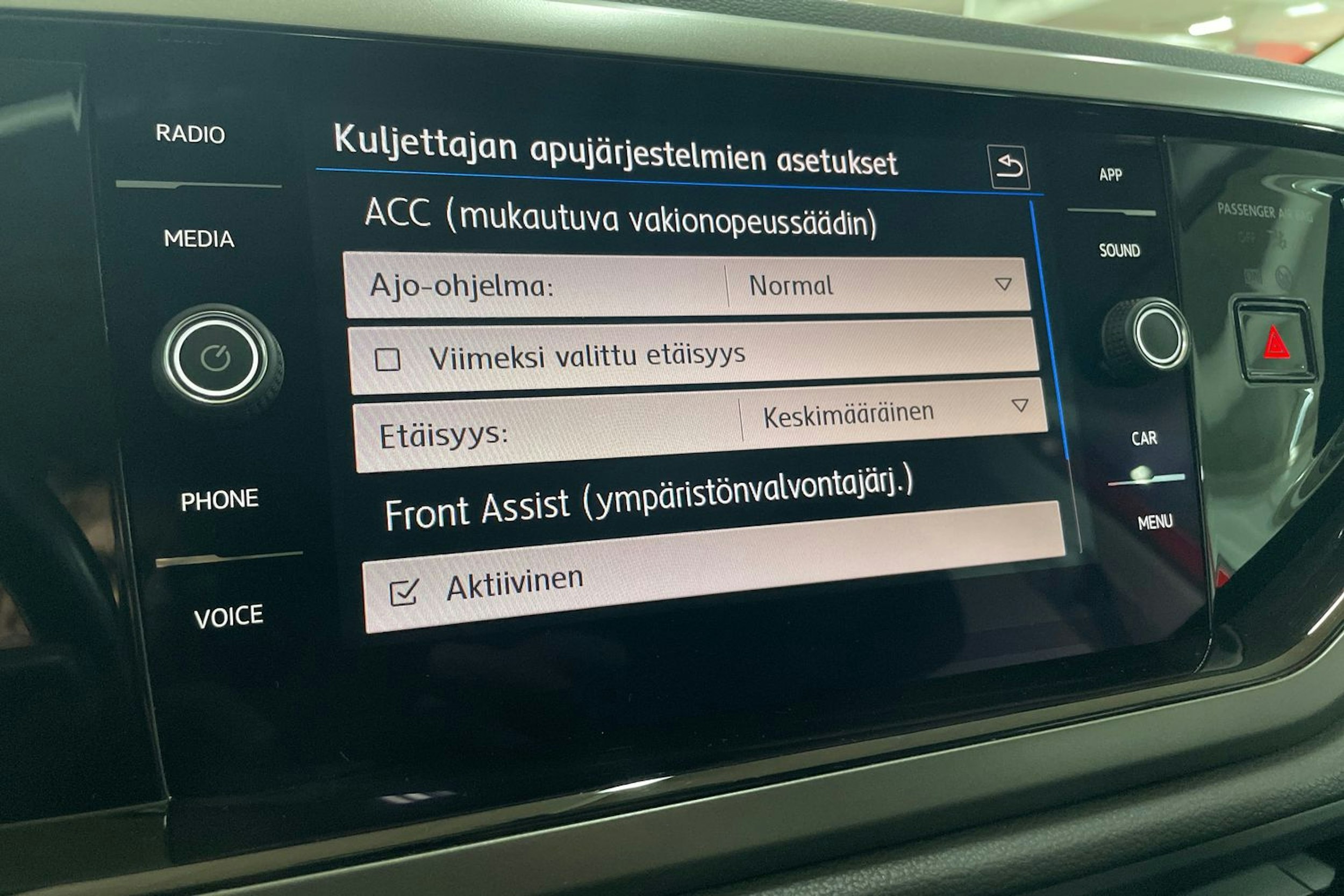 punainen Volkswagen Polo 2020 kuva 19.