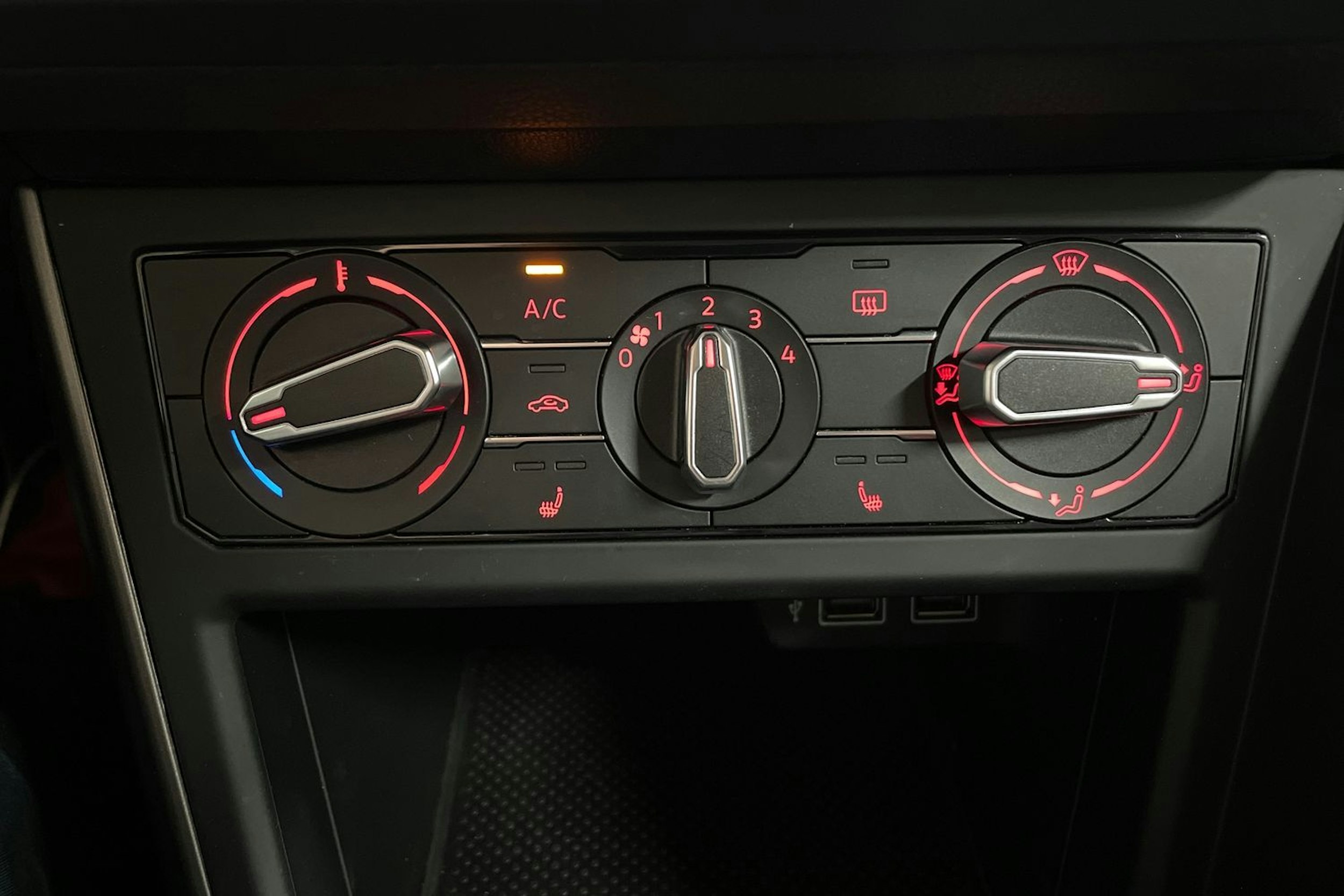 punainen Volkswagen Polo 2020 kuva 20.