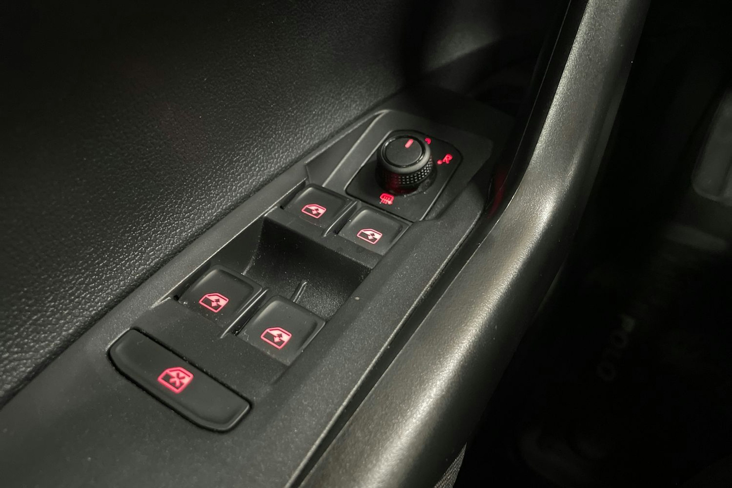 punainen Volkswagen Polo 2020 kuva 22.