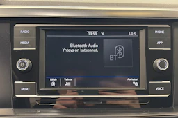 valkoinen Volkswagen Polo 2020 kuva 15.