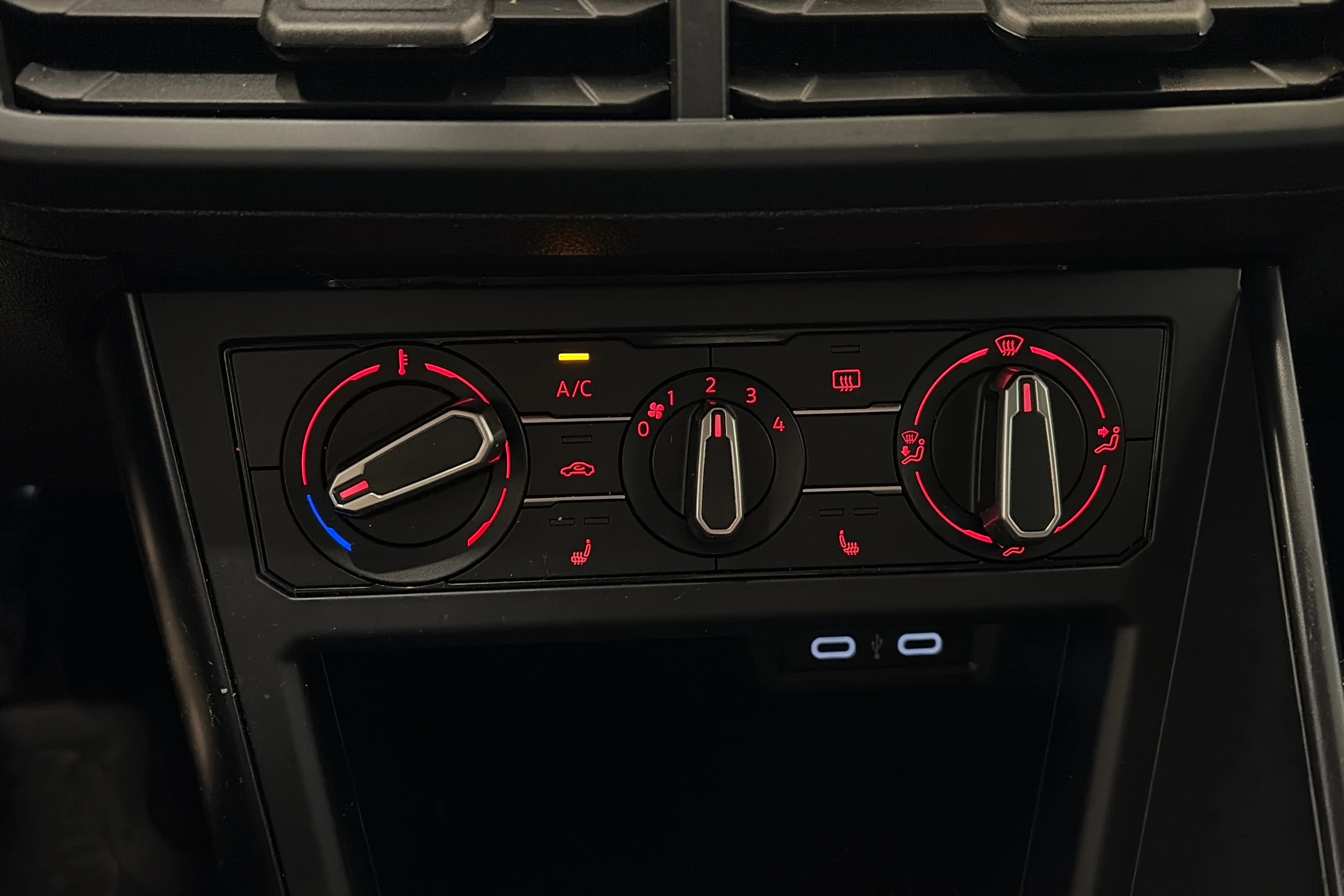 valkoinen Volkswagen Polo 2020 kuva 17.