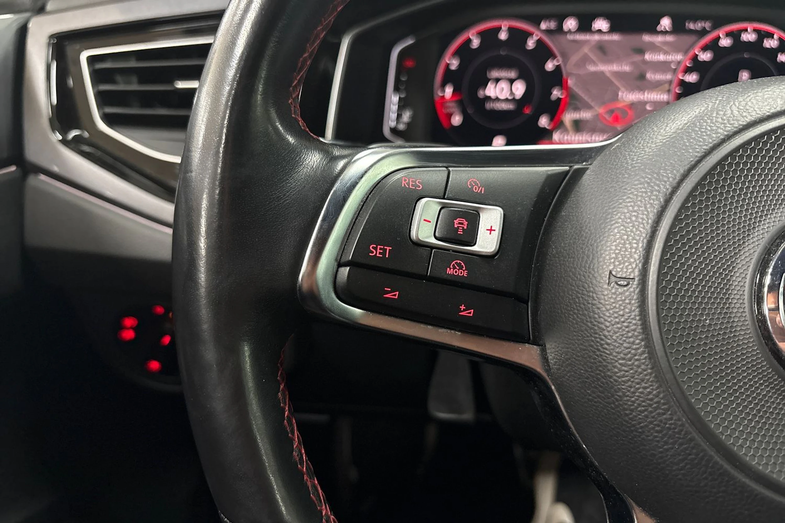 valkoinen Volkswagen Polo 2020 kuva 18.