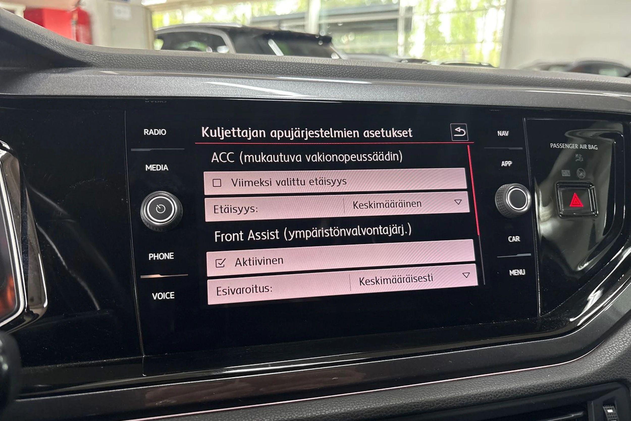 valkoinen Volkswagen Polo 2020 kuva 24.