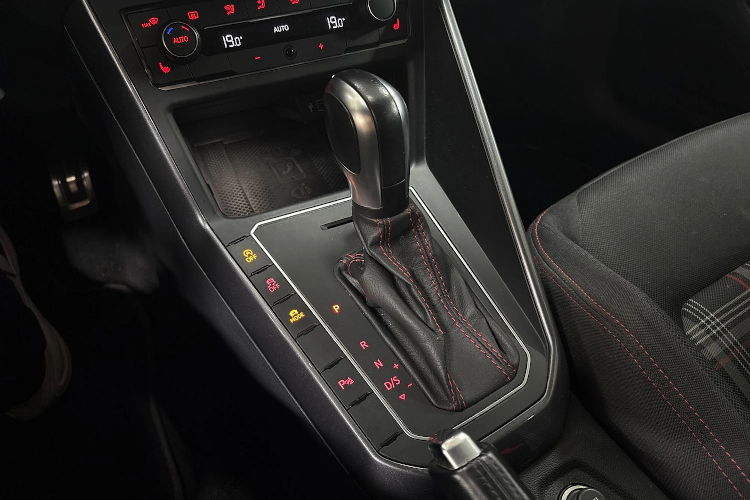 valkoinen Volkswagen Polo 2020 kuva 27.