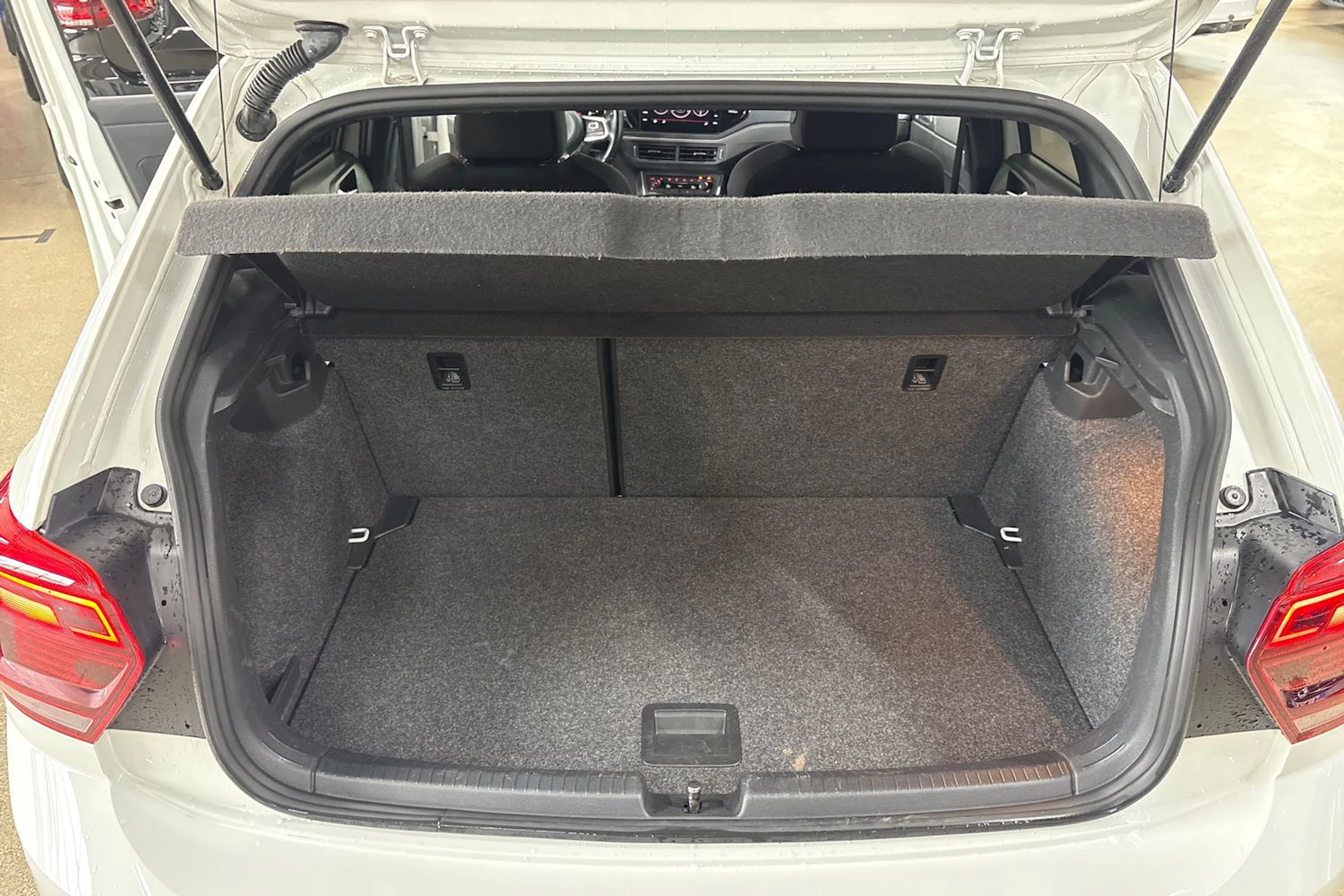 valkoinen Volkswagen Polo 2020 kuva 30.