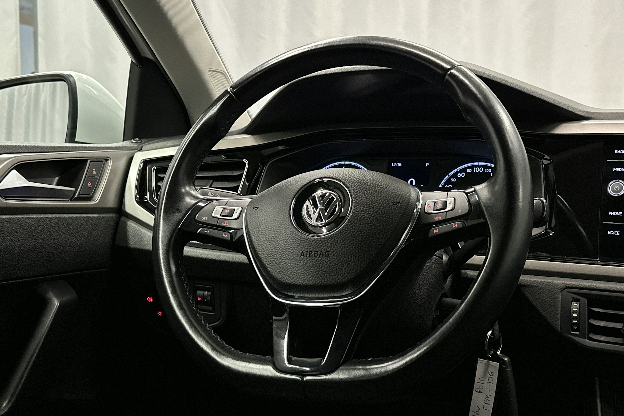 valkoinen Volkswagen Polo 2020 kuva 16.