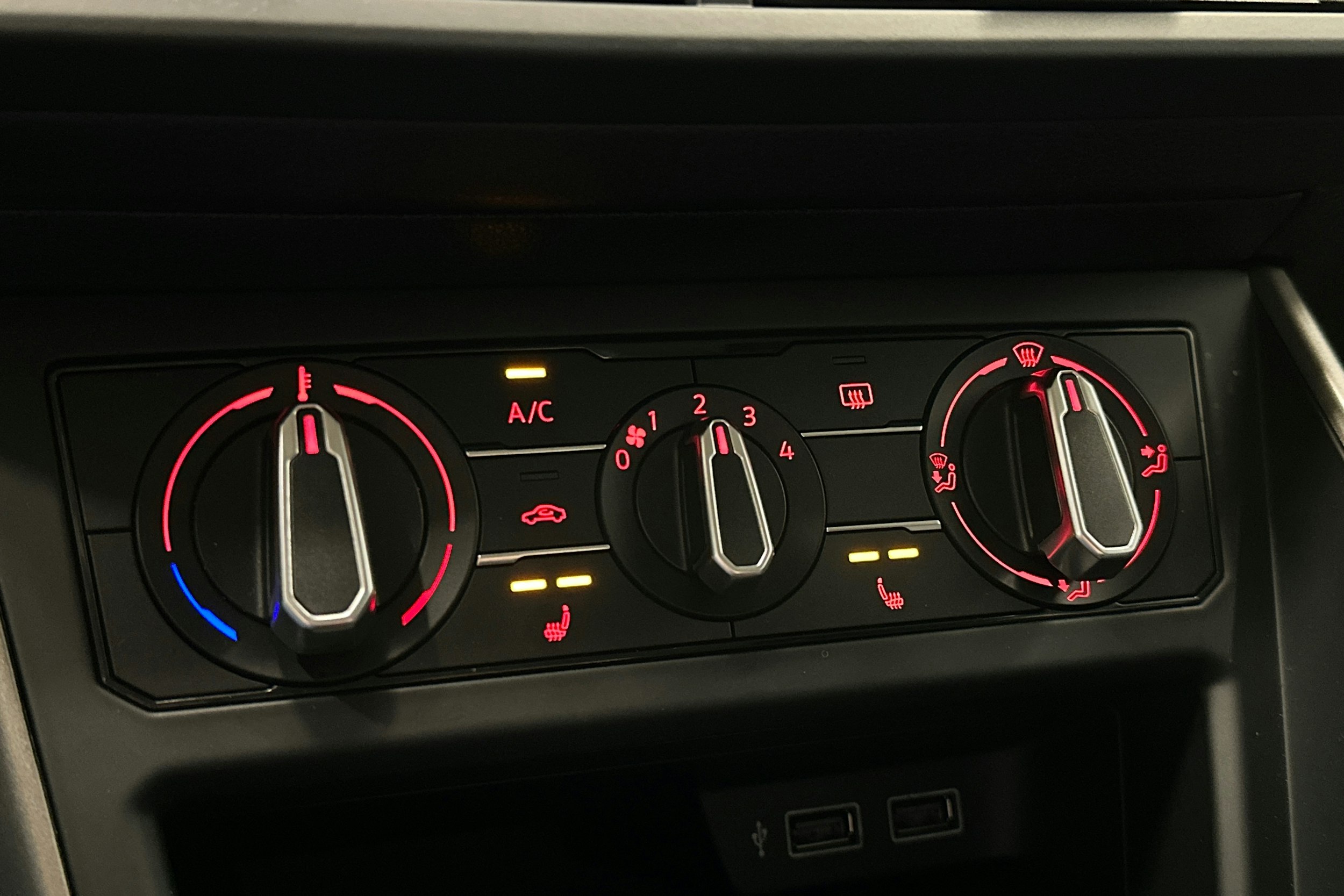valkoinen Volkswagen Polo 2020 kuva 21.