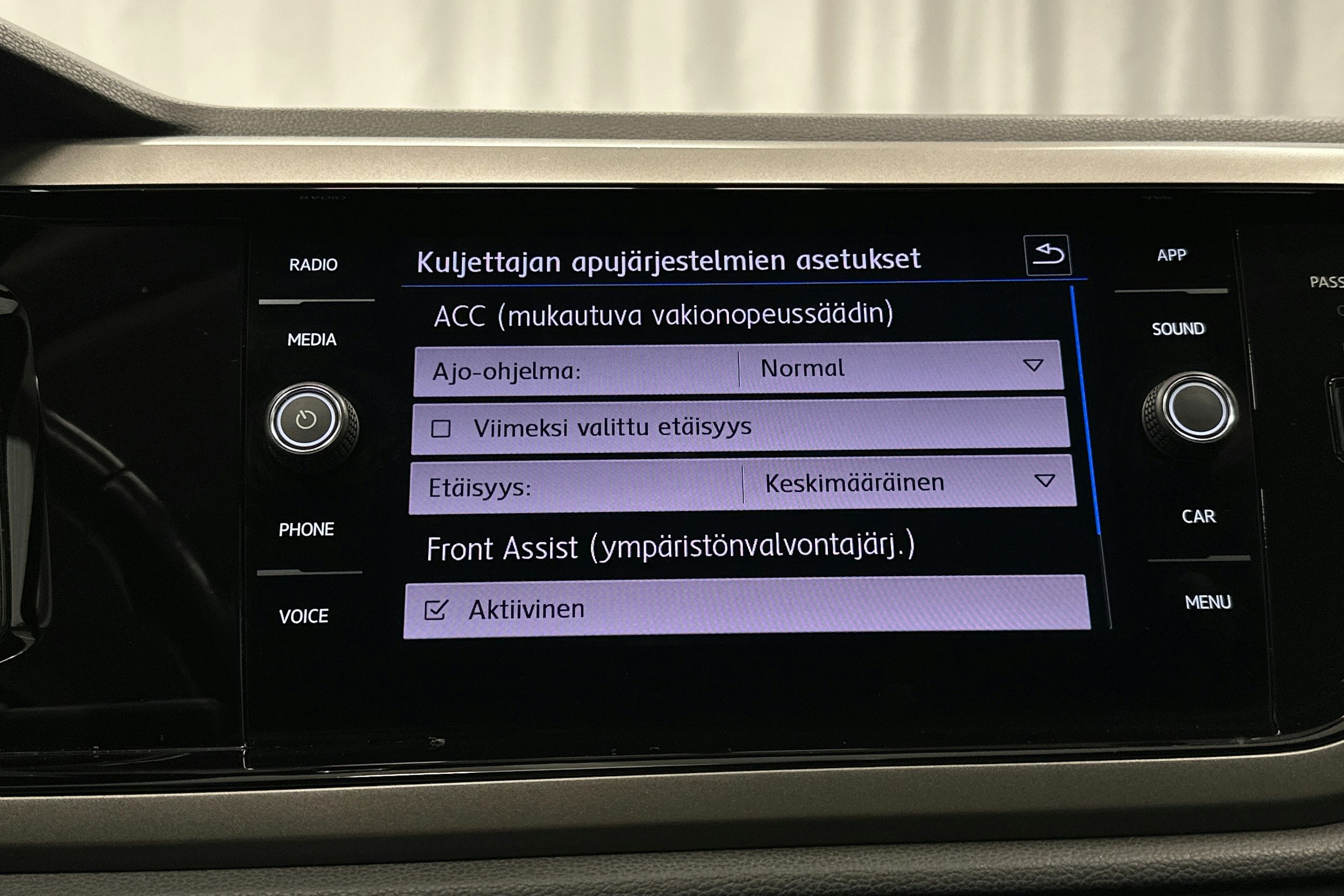 valkoinen Volkswagen Polo 2020 kuva 24.