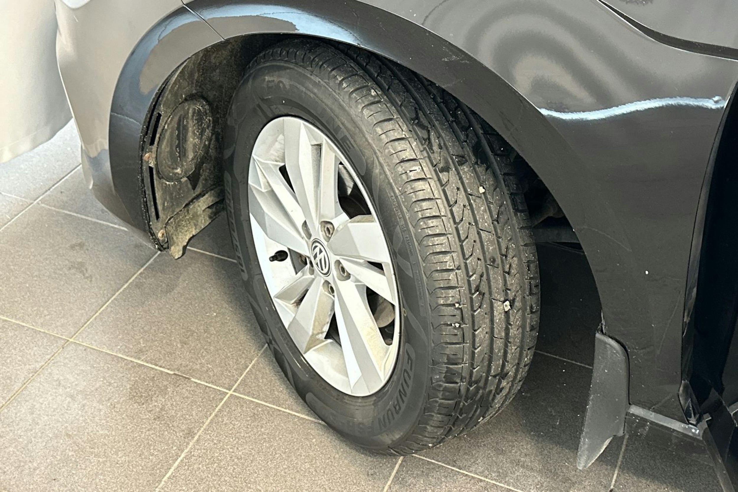 musta Volkswagen Polo 2020 kuva 13.