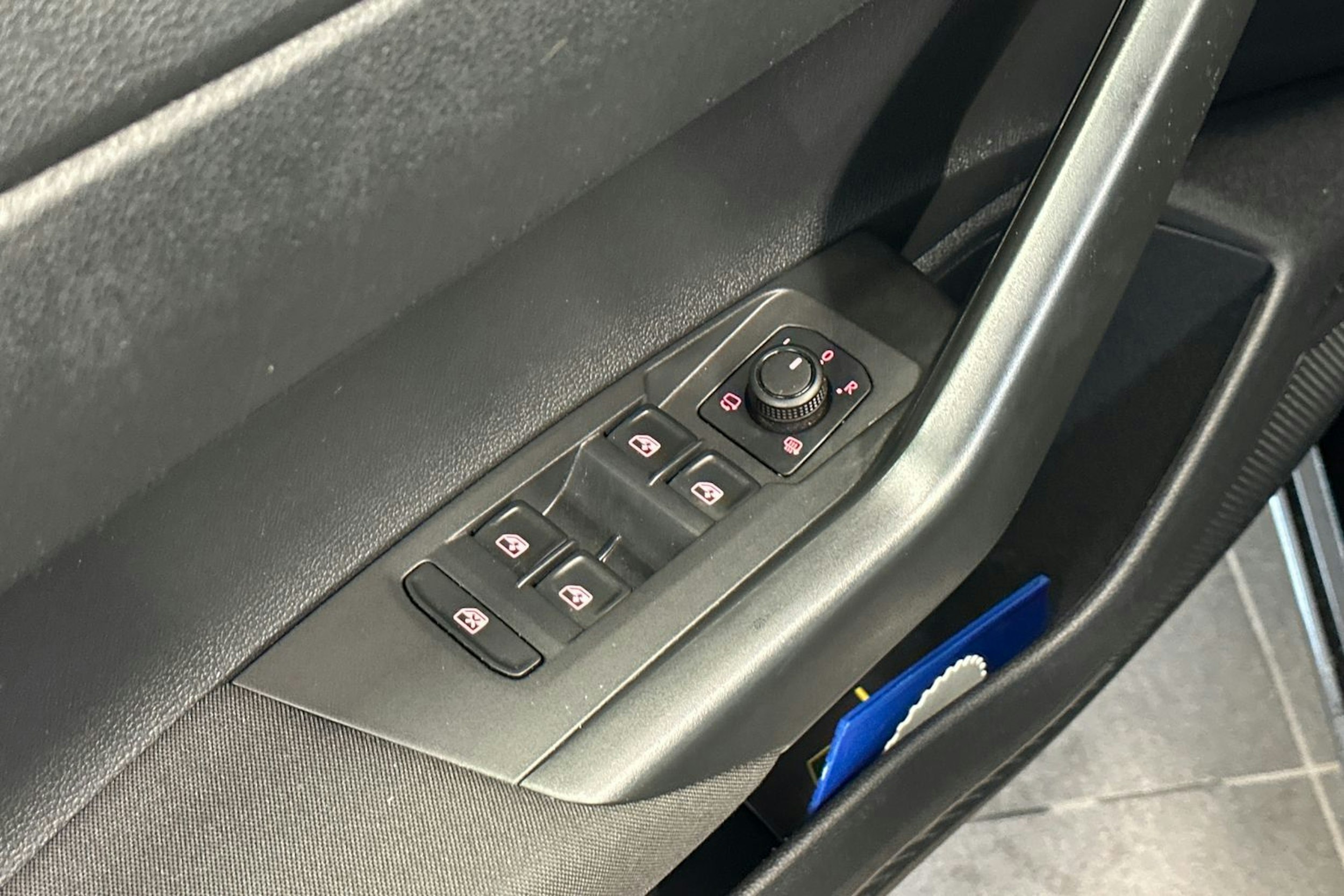 musta Volkswagen Polo 2020 kuva 16.