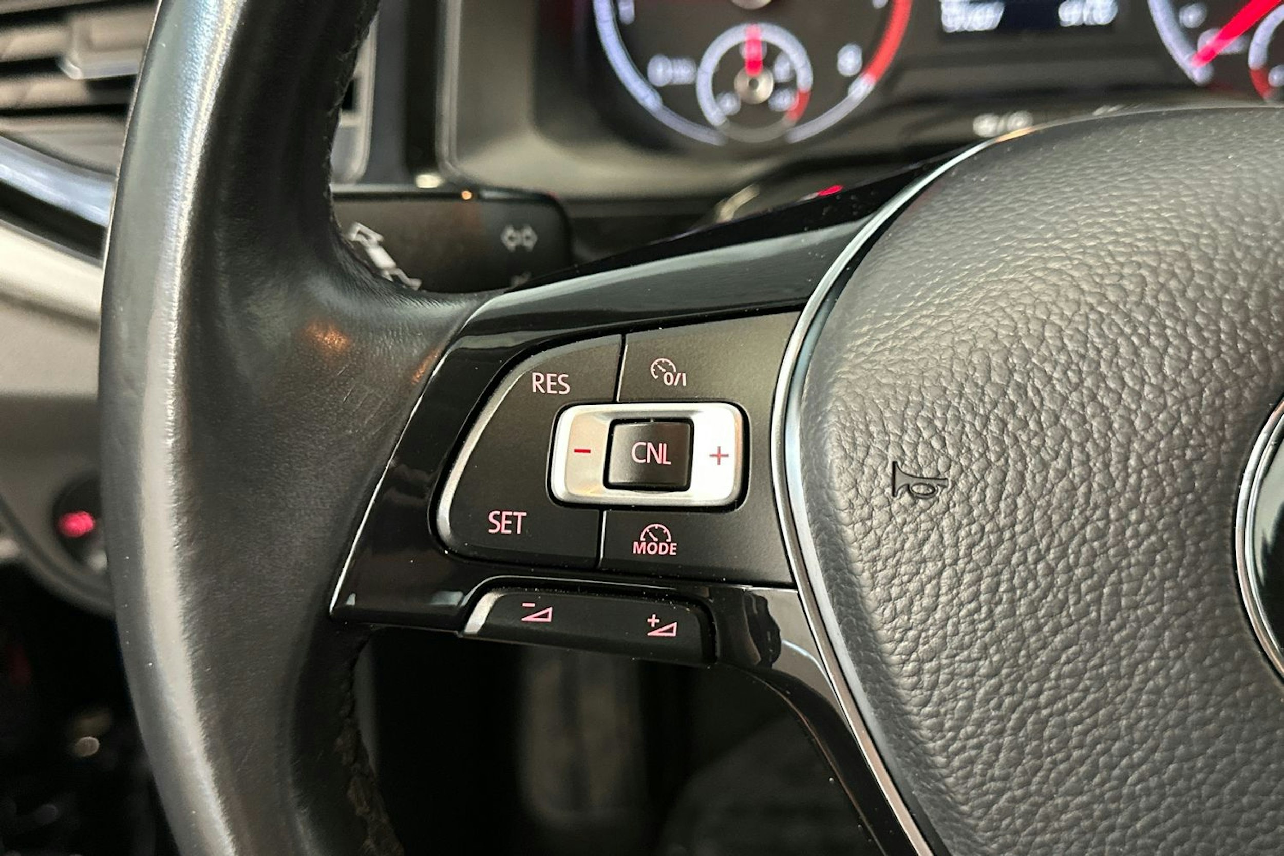 musta Volkswagen Polo 2020 kuva 18.