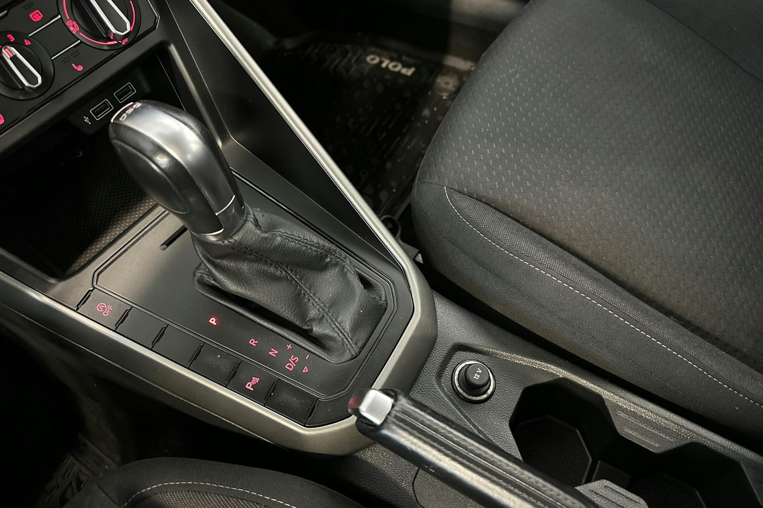 musta Volkswagen Polo 2020 kuva 21.