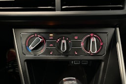 musta Volkswagen Polo 2020 kuva 24.