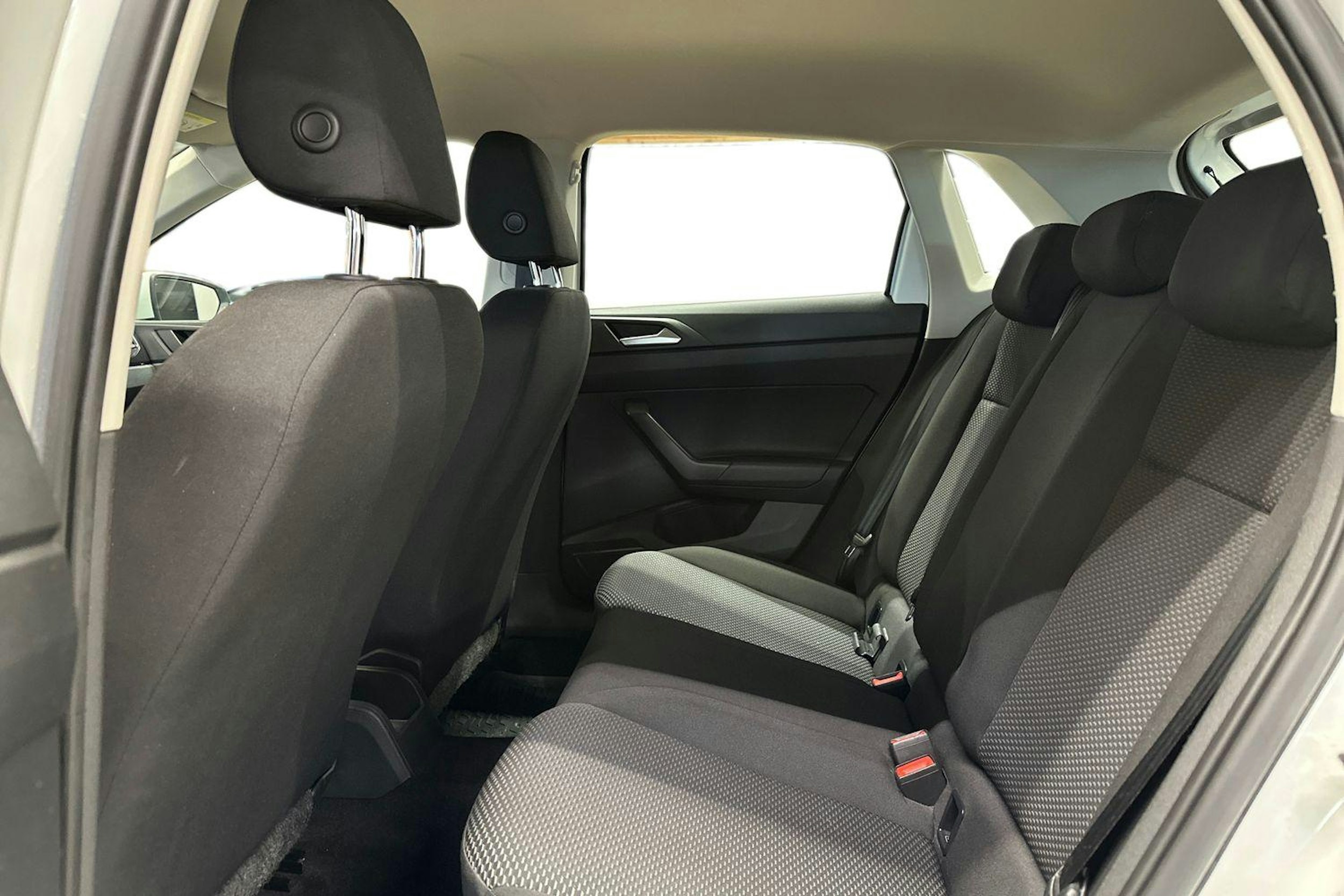 valkoinen Volkswagen Polo 2020 kuva 10.