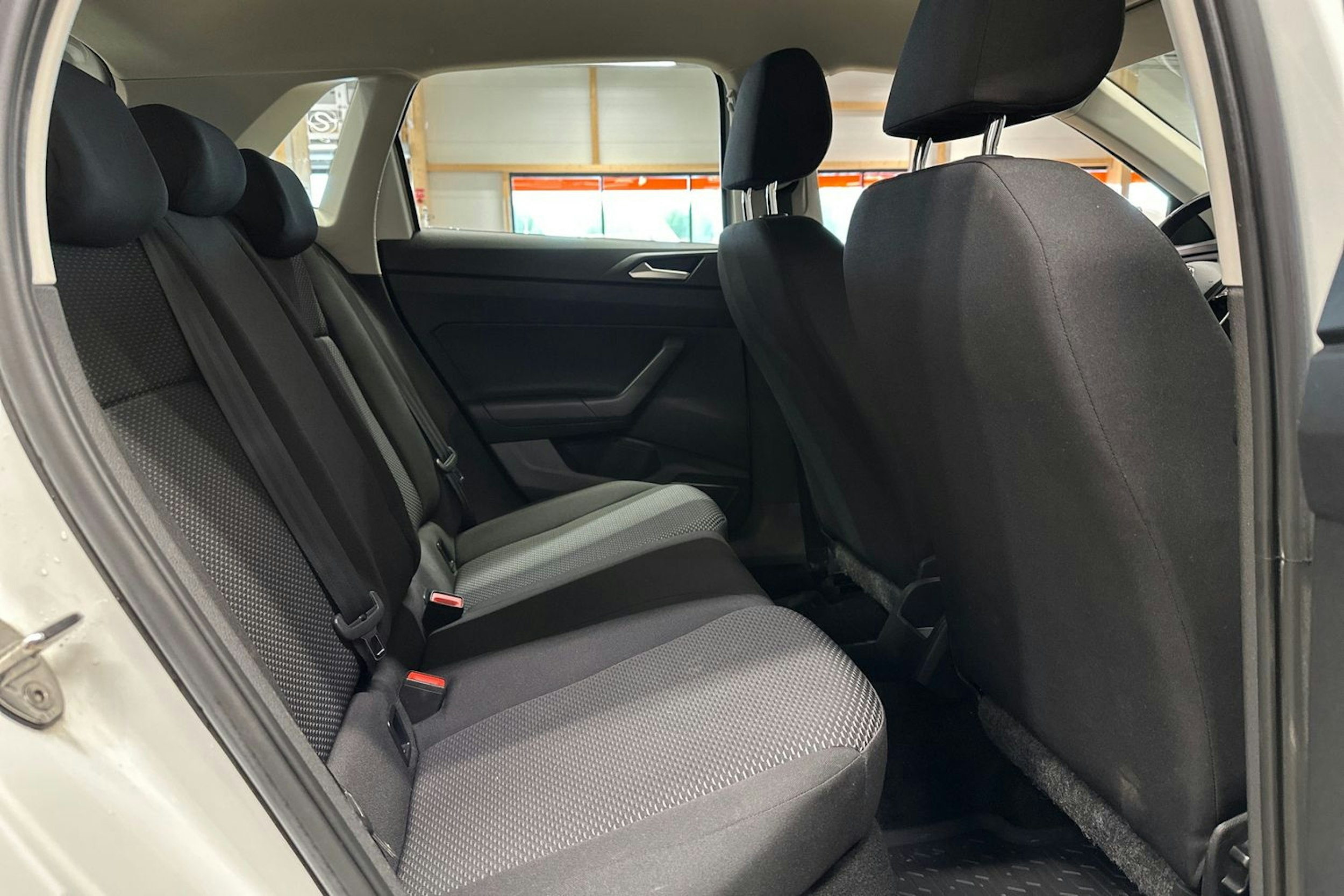 valkoinen Volkswagen Polo 2020 kuva 16.