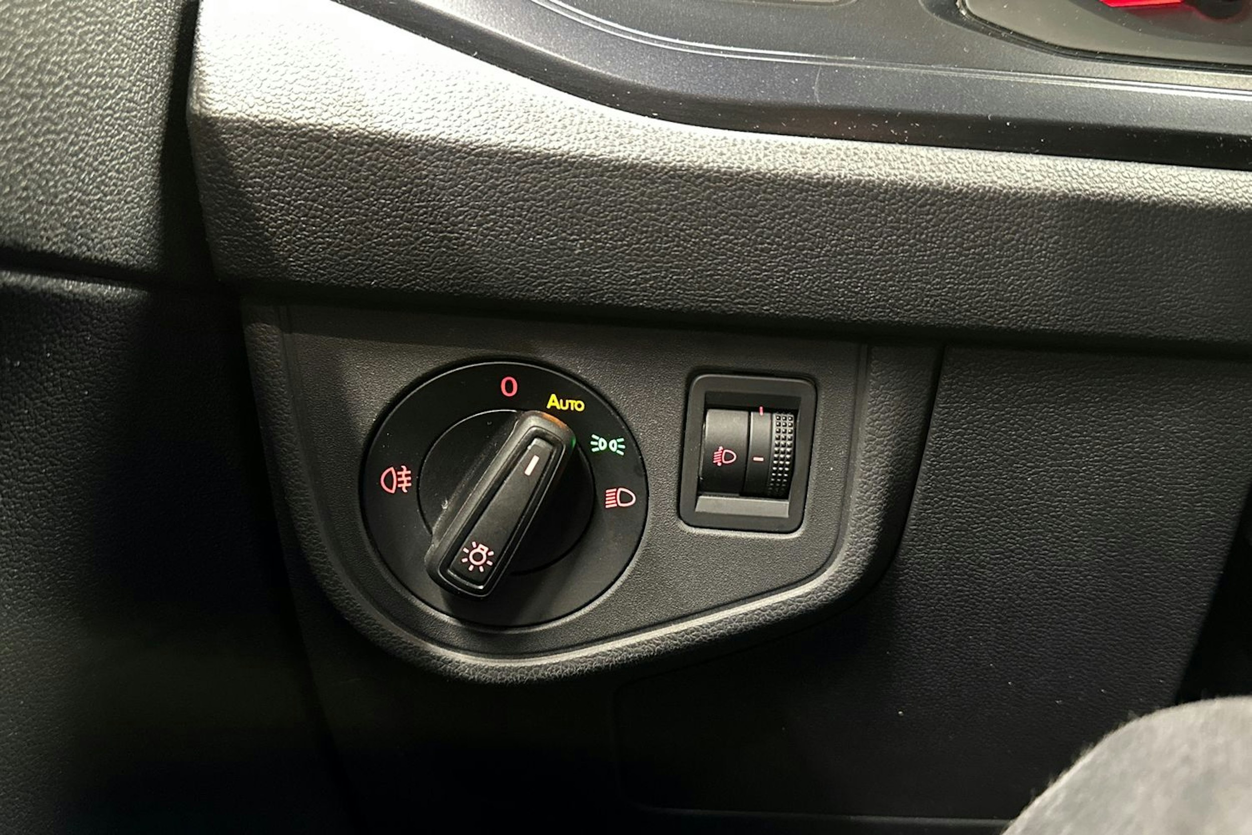 valkoinen Volkswagen Polo 2020 kuva 25.