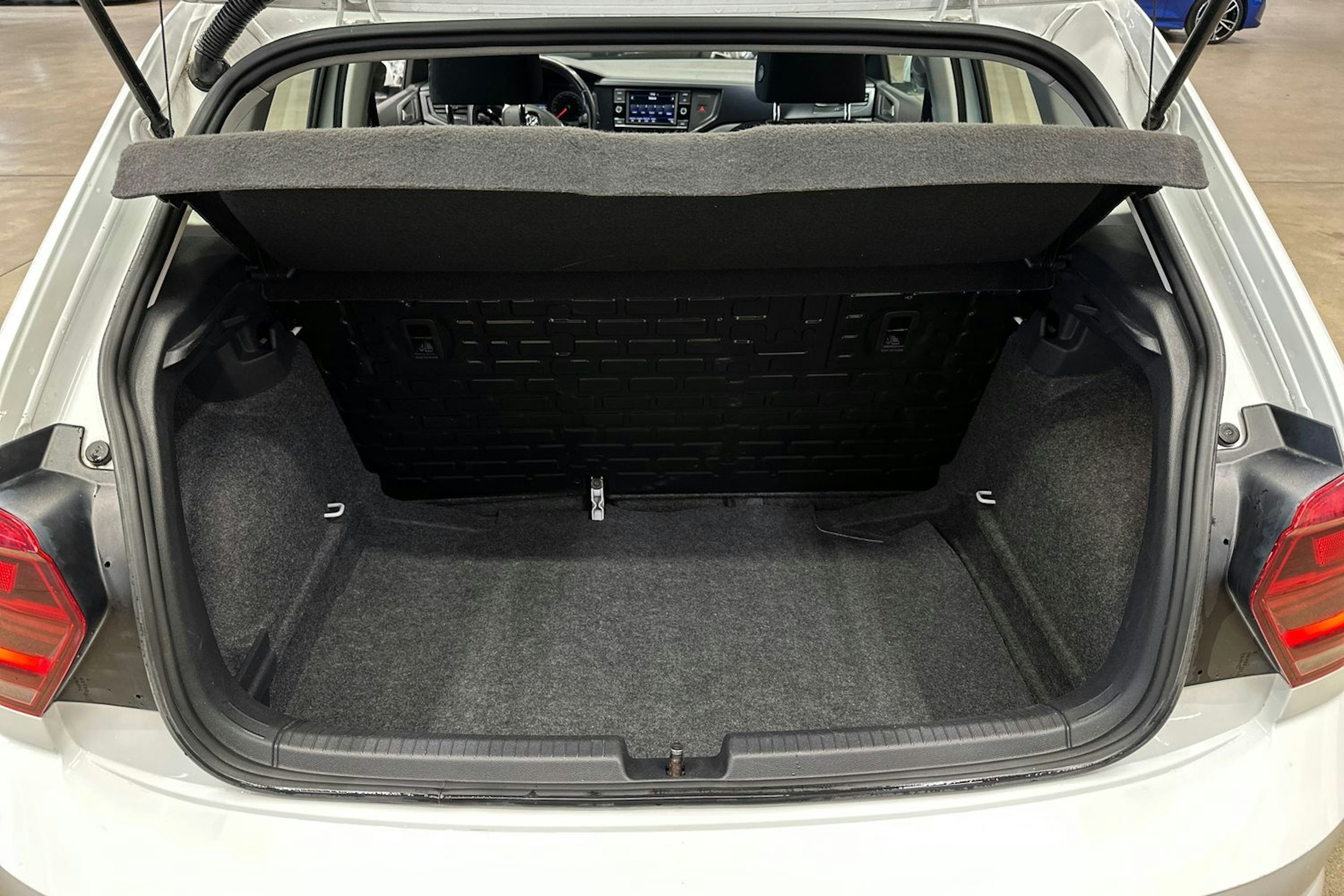 valkoinen Volkswagen Polo 2020 kuva 27.