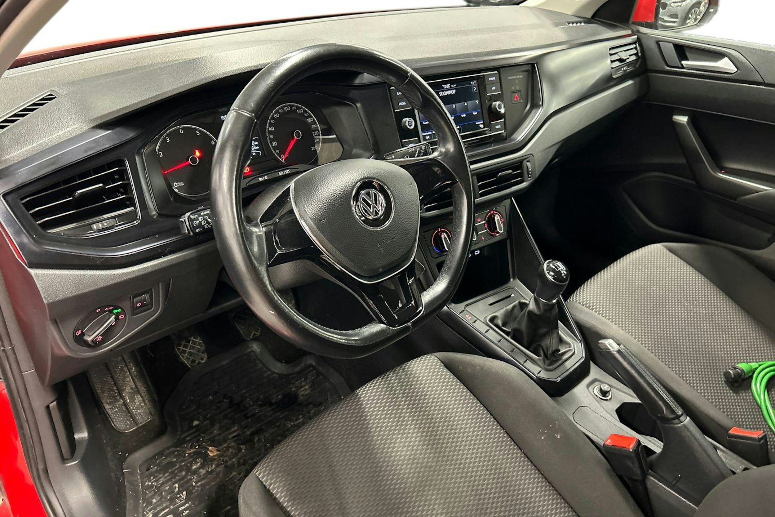 punainen Volkswagen Polo 2020 kuva 3.