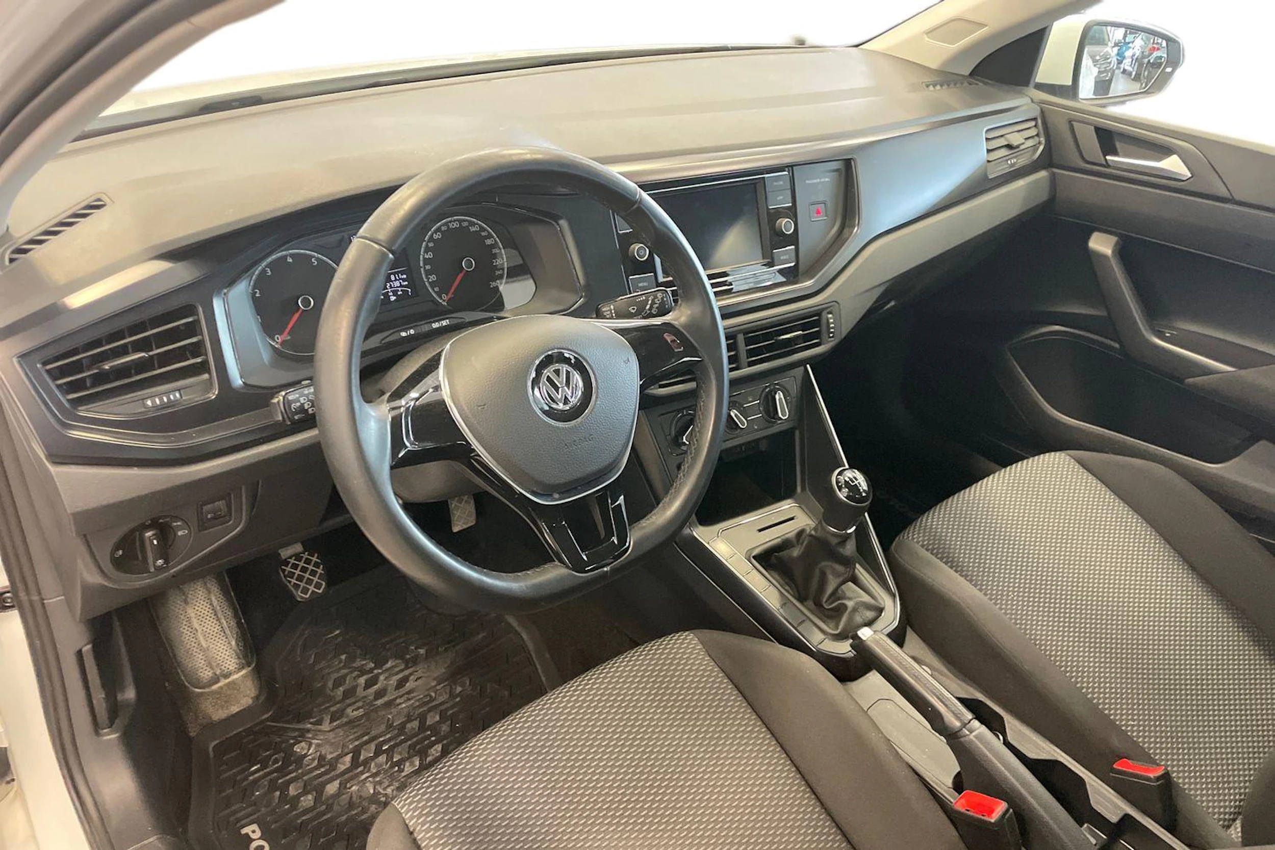 valkoinen Volkswagen Polo 2020 kuva 3.